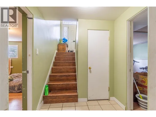 2435 YOUNG AVENUE, Kamloops 4