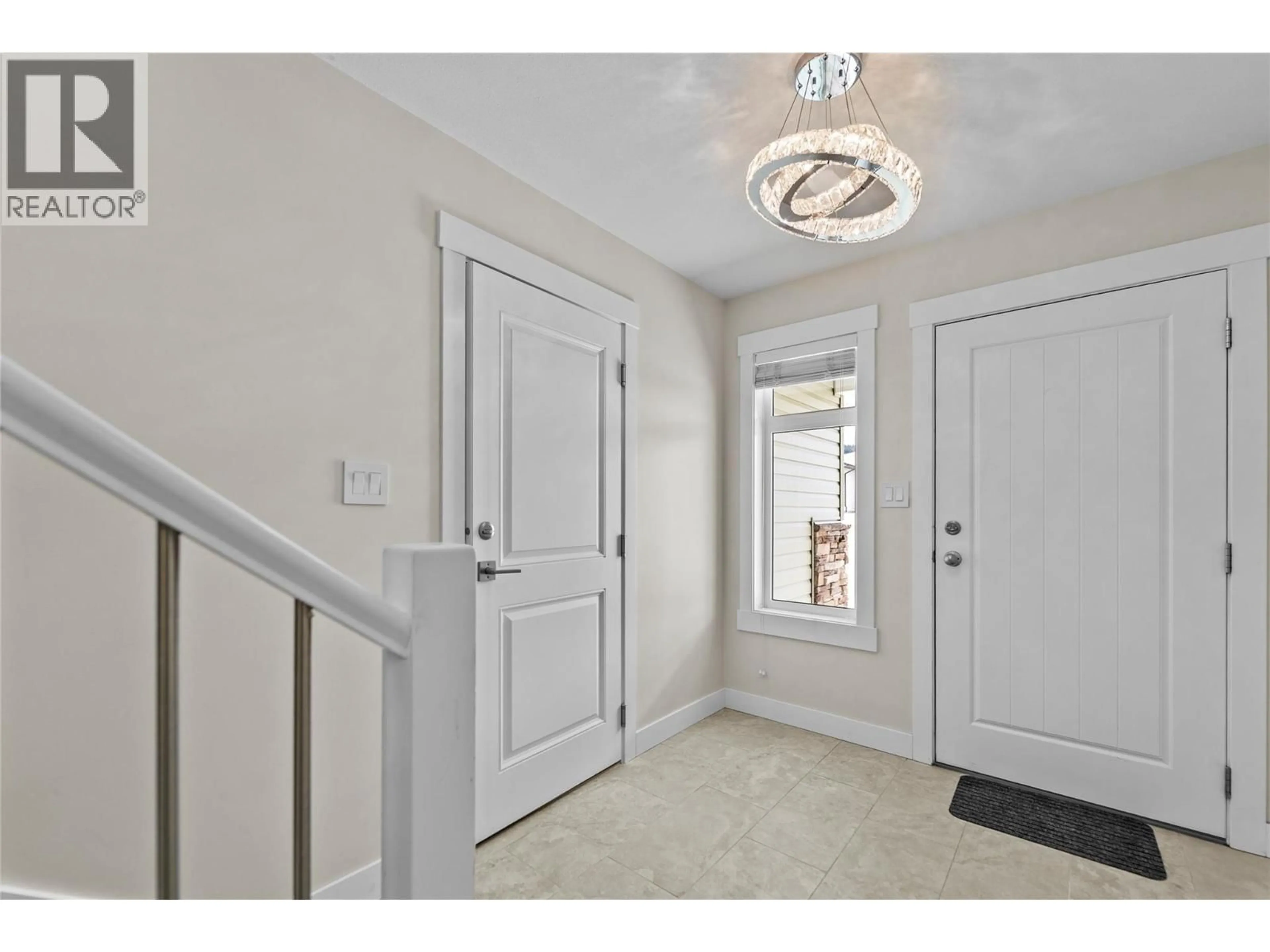 Indoor entryway for 469 DALADON DRIVE, Logan Lake British Columbia V0K1W0
