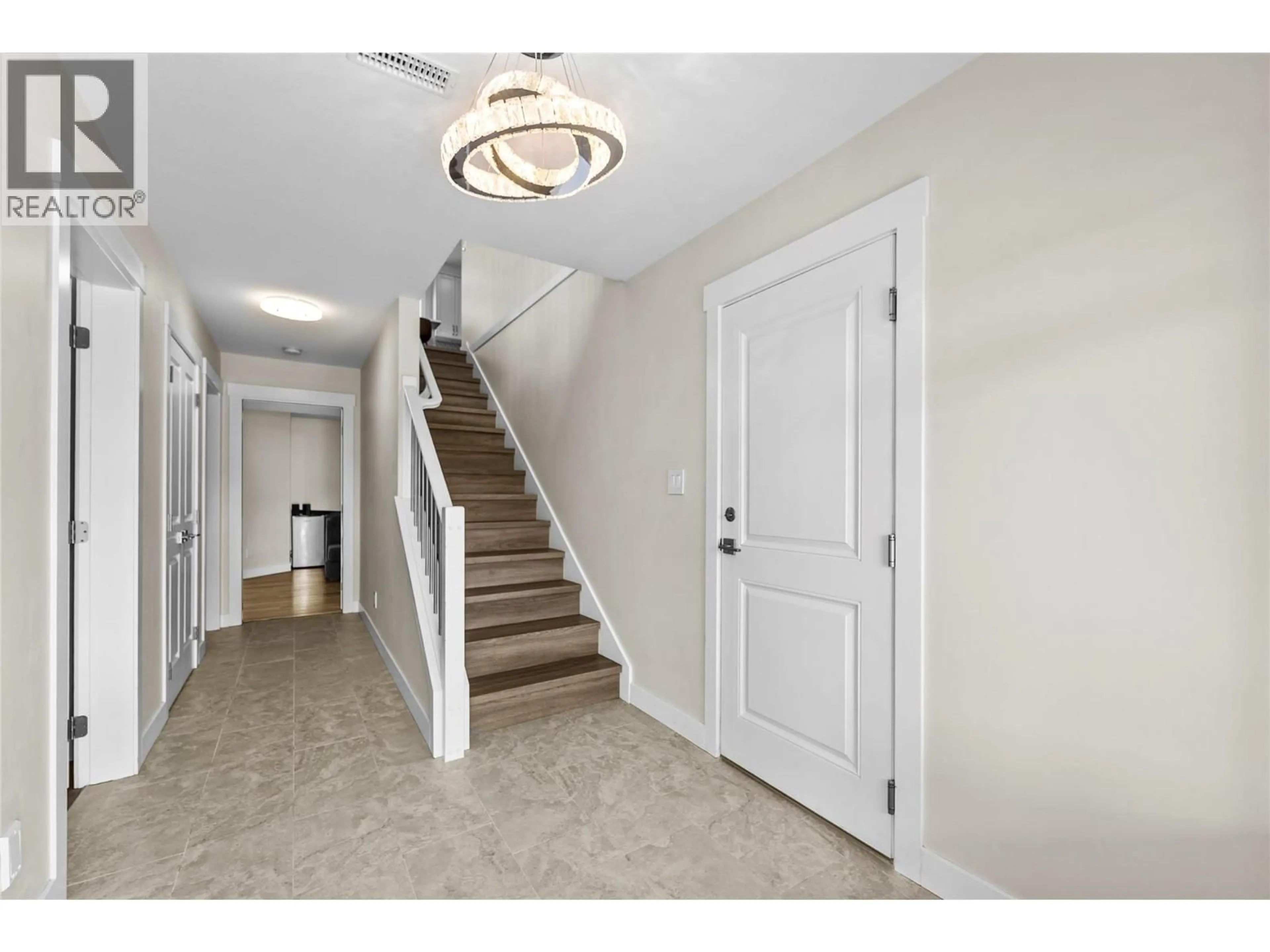Indoor entryway for 469 DALADON DRIVE, Logan Lake British Columbia V0K1W0