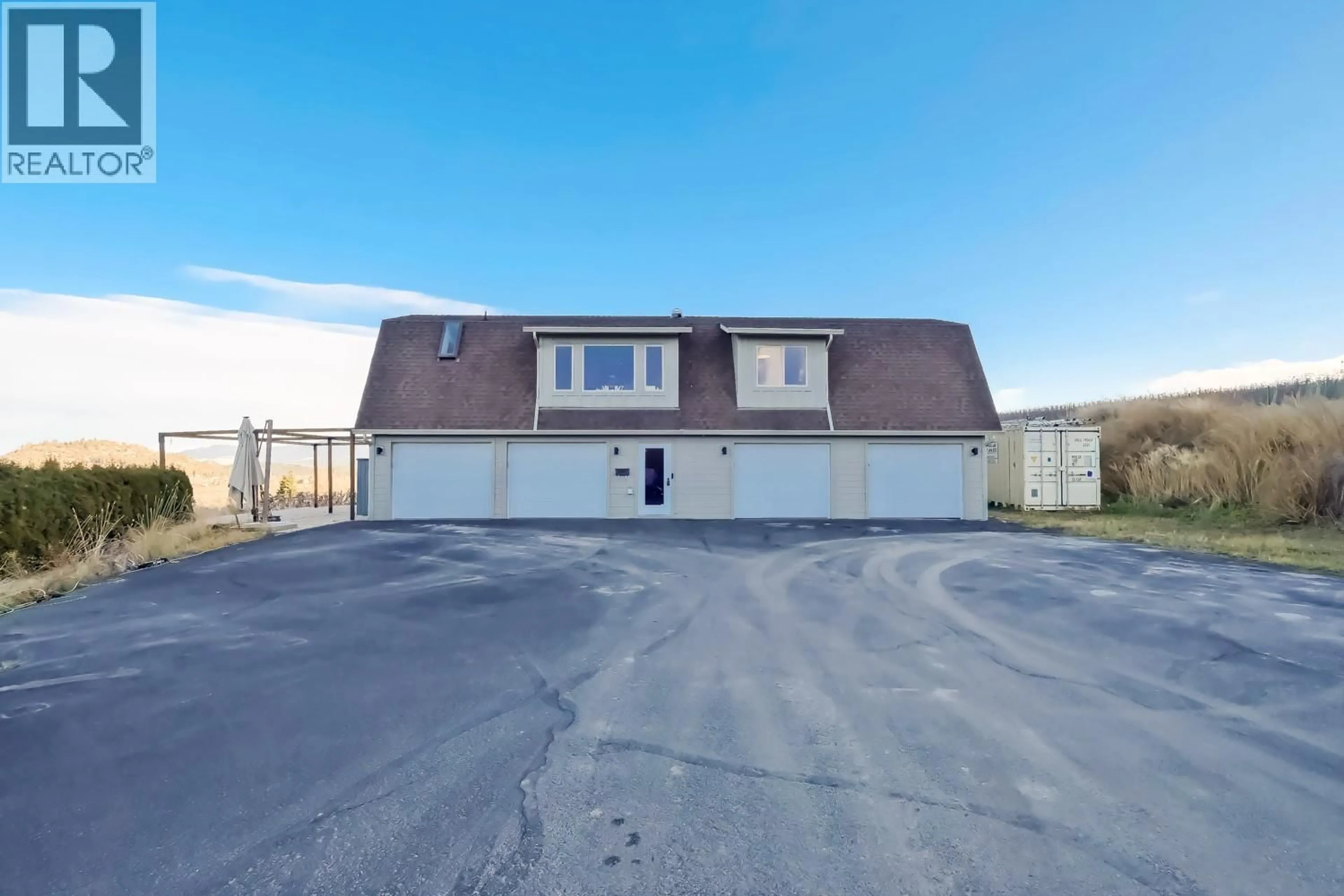 Indoor garage for 2241 ROJEM ROAD, Kelowna British Columbia V1V2G3