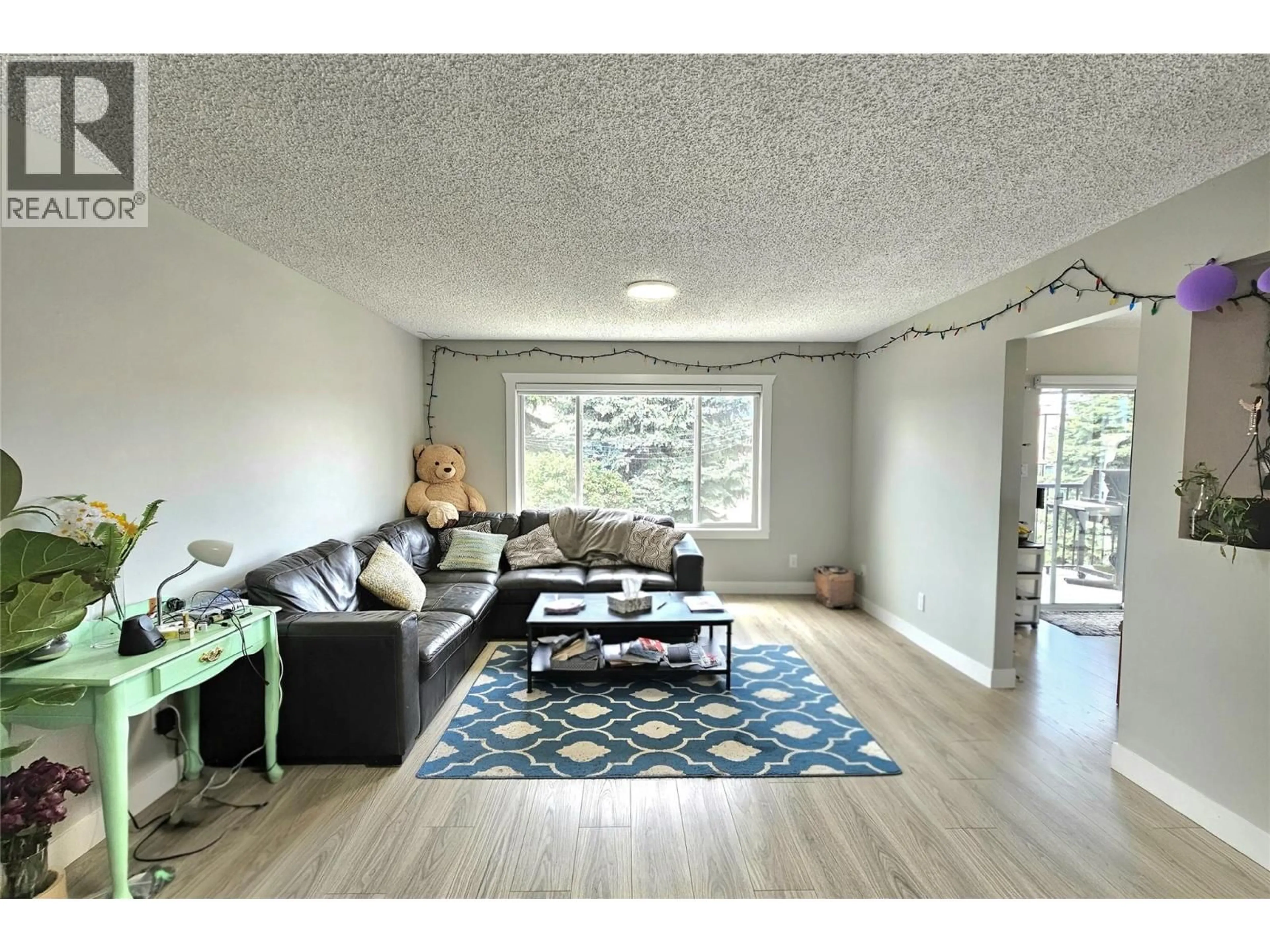 Living room with furniture, unknown for 1635-1637 FINDLAY ROAD, Kelowna British Columbia V1X5B6