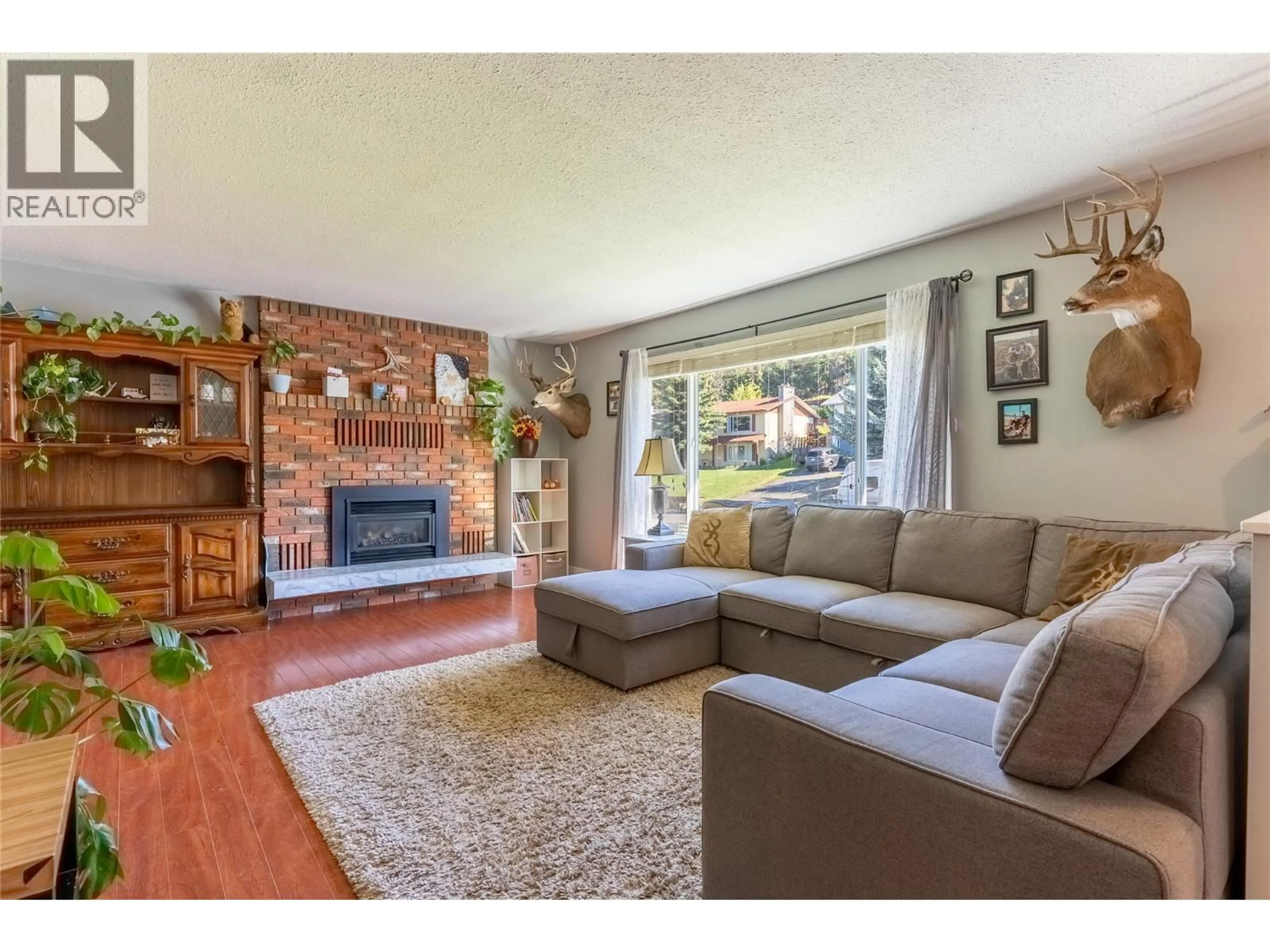 Living room with furniture, unknown for 8 BRECCIA DRIVE, Logan Lake British Columbia V0K1W0