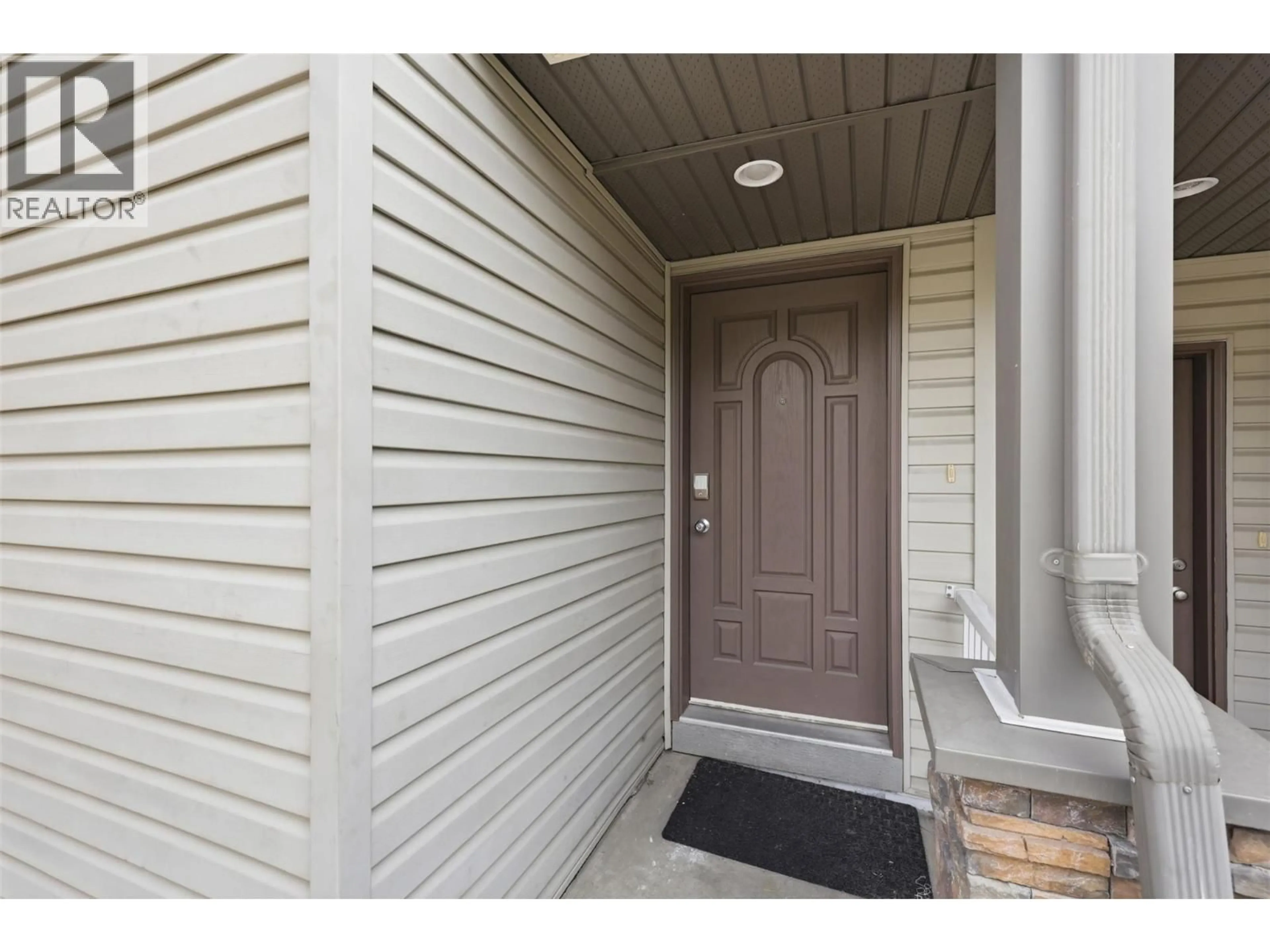 Indoor entryway for 59 - 2046 ROBSON PLACE, Kamloops British Columbia V2E0A5
