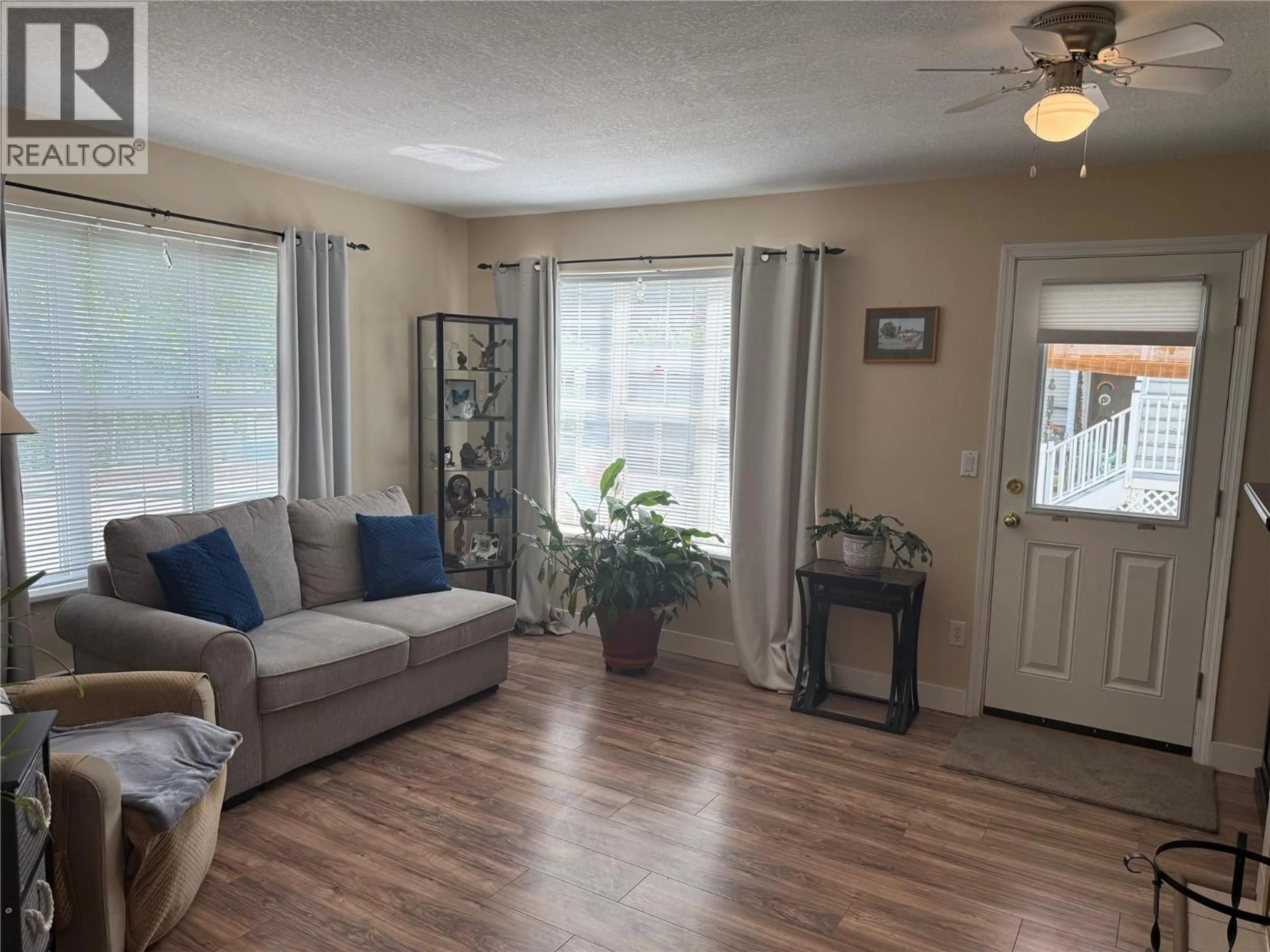 Living room with furniture, unknown for 200 - 743 OKANAGAN AVENUE, Chase British Columbia V0E1M0