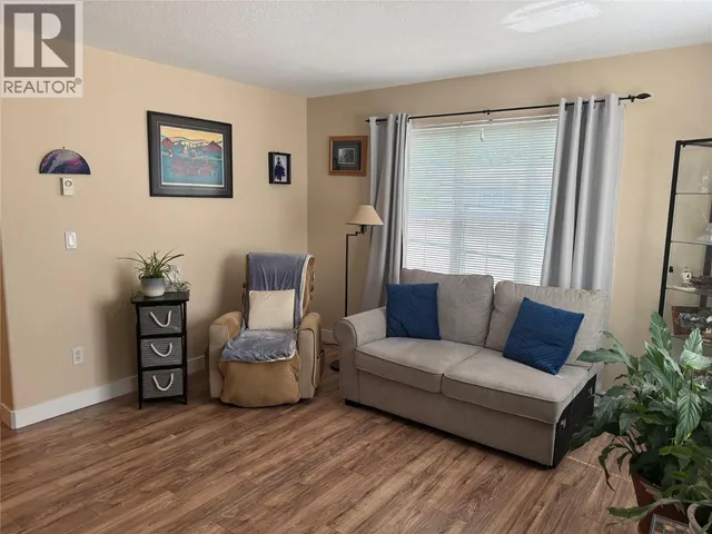 200 - 743 OKANAGAN AVENUE, Chase 5