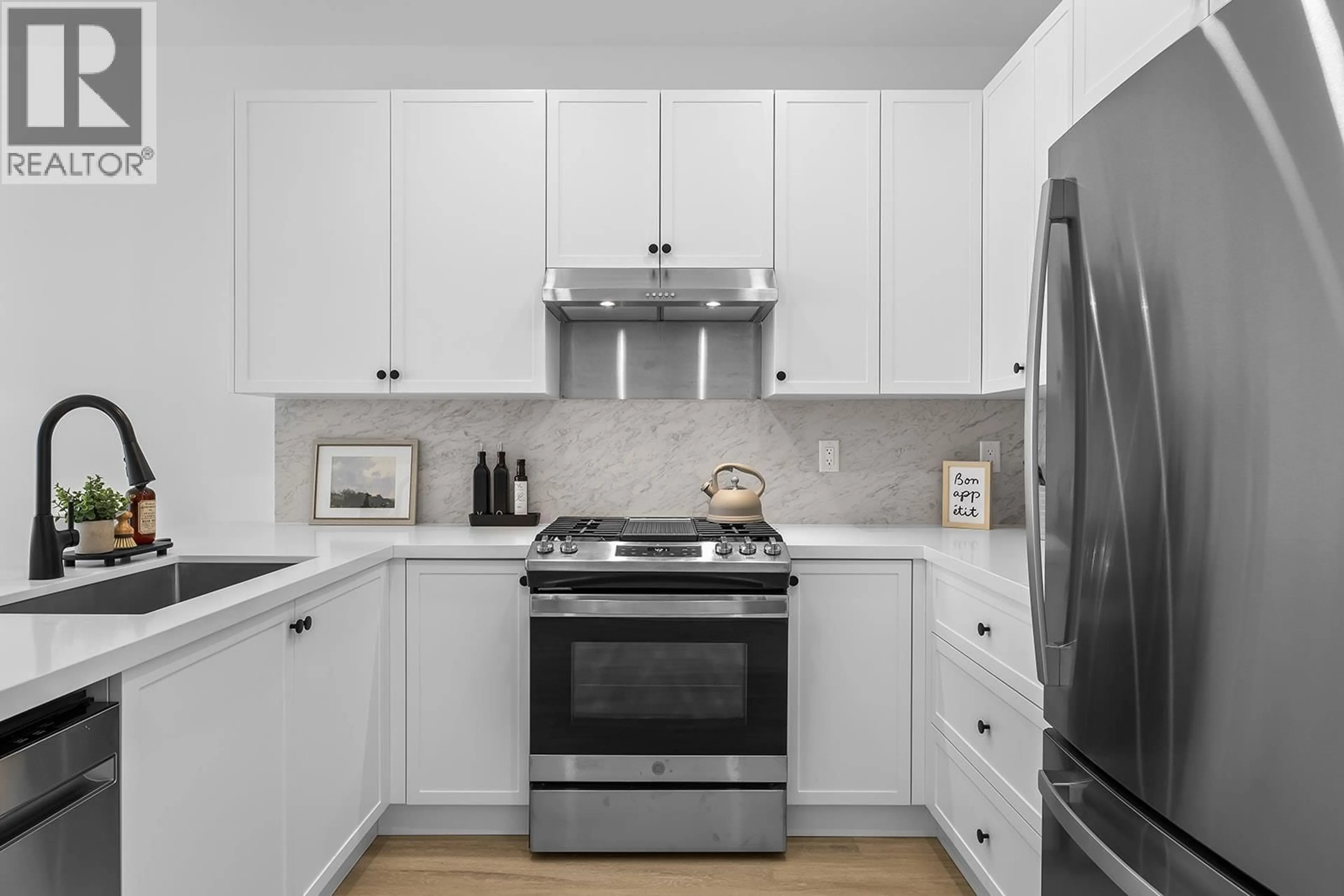 Standard kitchen, unknown for 6 - 3210 SALMON ROAD, West Kelowna British Columbia V4T1A7