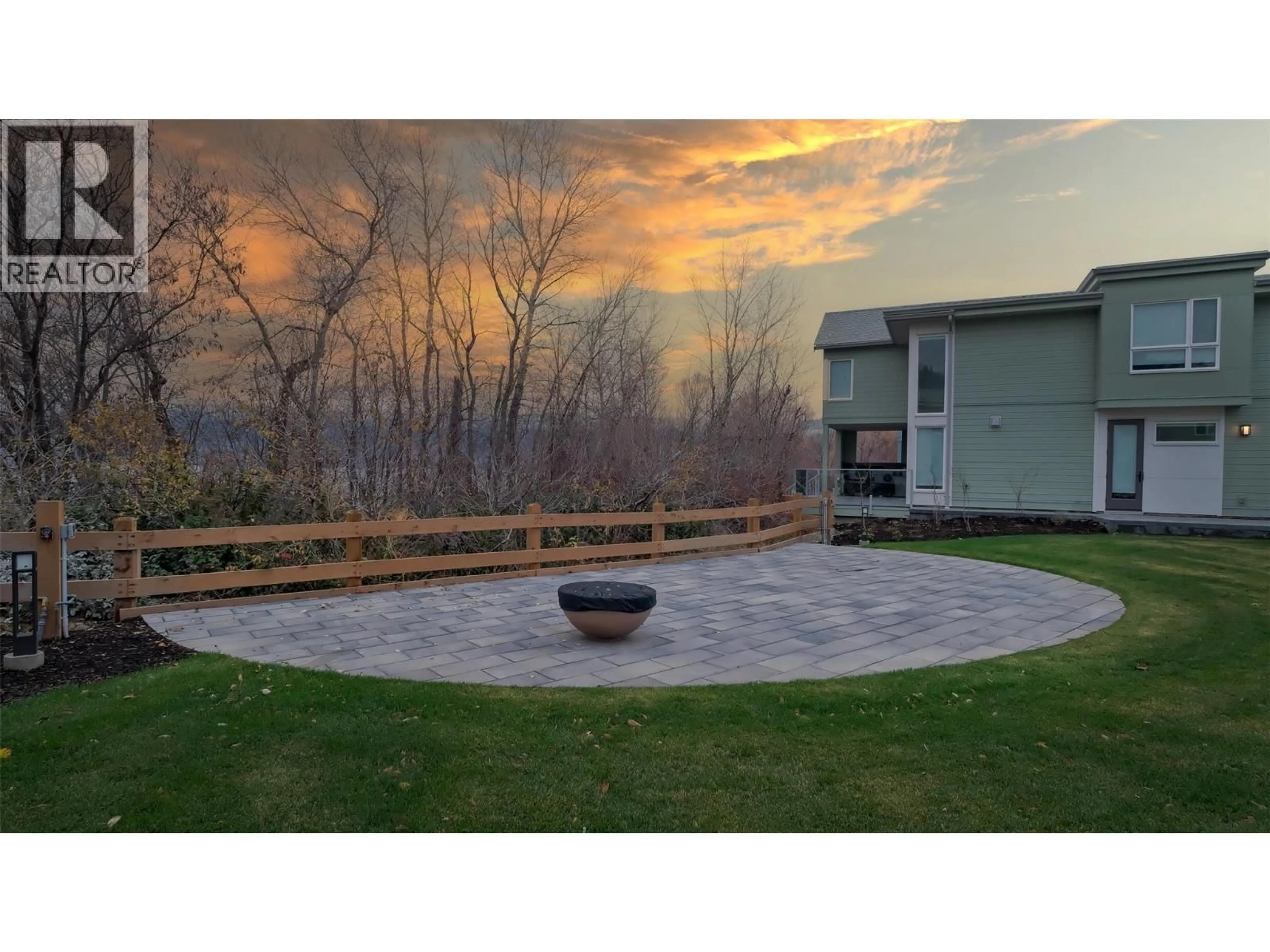 Patio, mountain view for 3040 LANDRY CRESCENT, Summerland British Columbia V0H1Z9