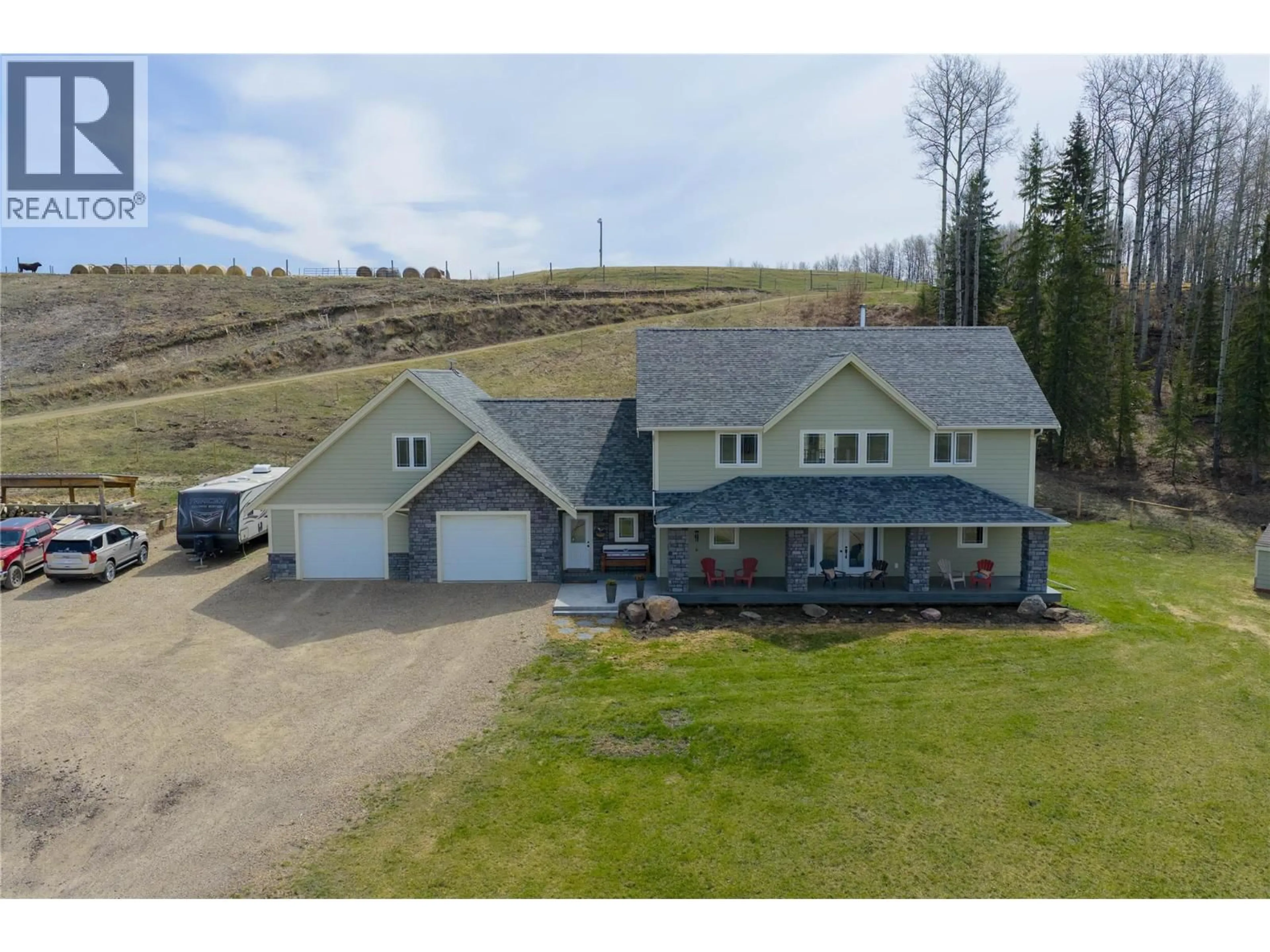 A pic from outside/outdoor area/front of a property/back of a property/a pic from drone, building for 9066 253 ROAD, Dawson Creek British Columbia V0C2E0