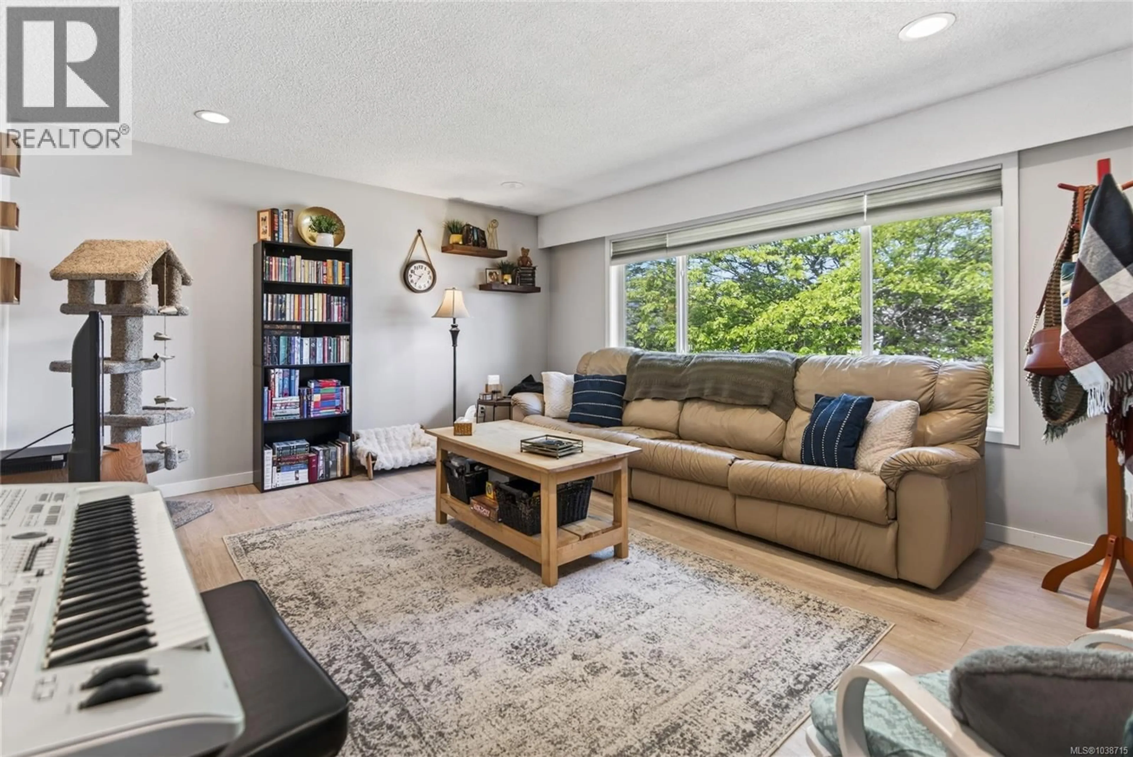 Living room with furniture, unknown for 1130 26TH STREET, Courtenay British Columbia V9N7N4