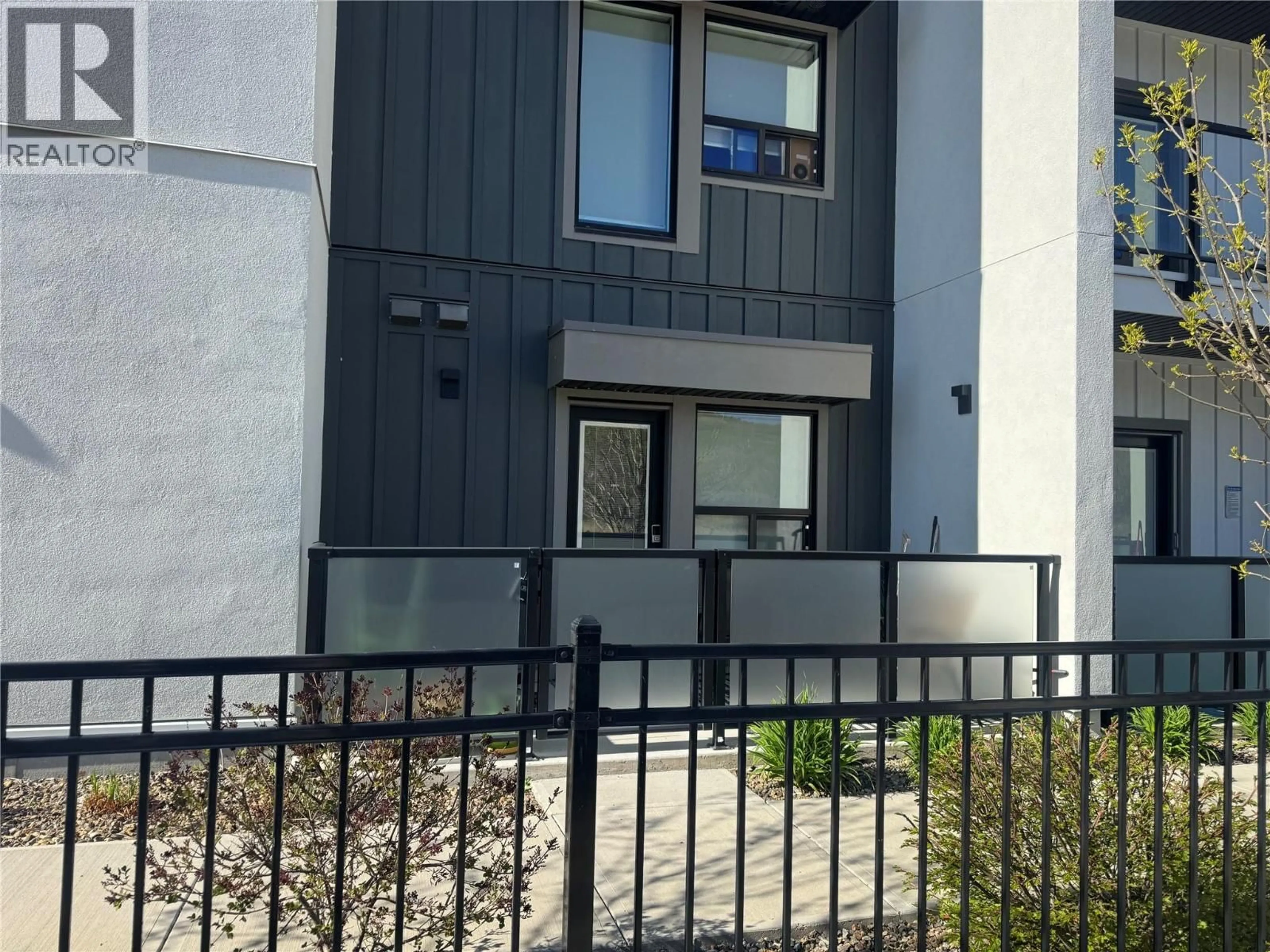 A pic from outside/outdoor area/front of a property/back of a property/a pic from drone, unknown for 119 - 2555 LAKESHORE ROAD, Vernon British Columbia V1H0A4