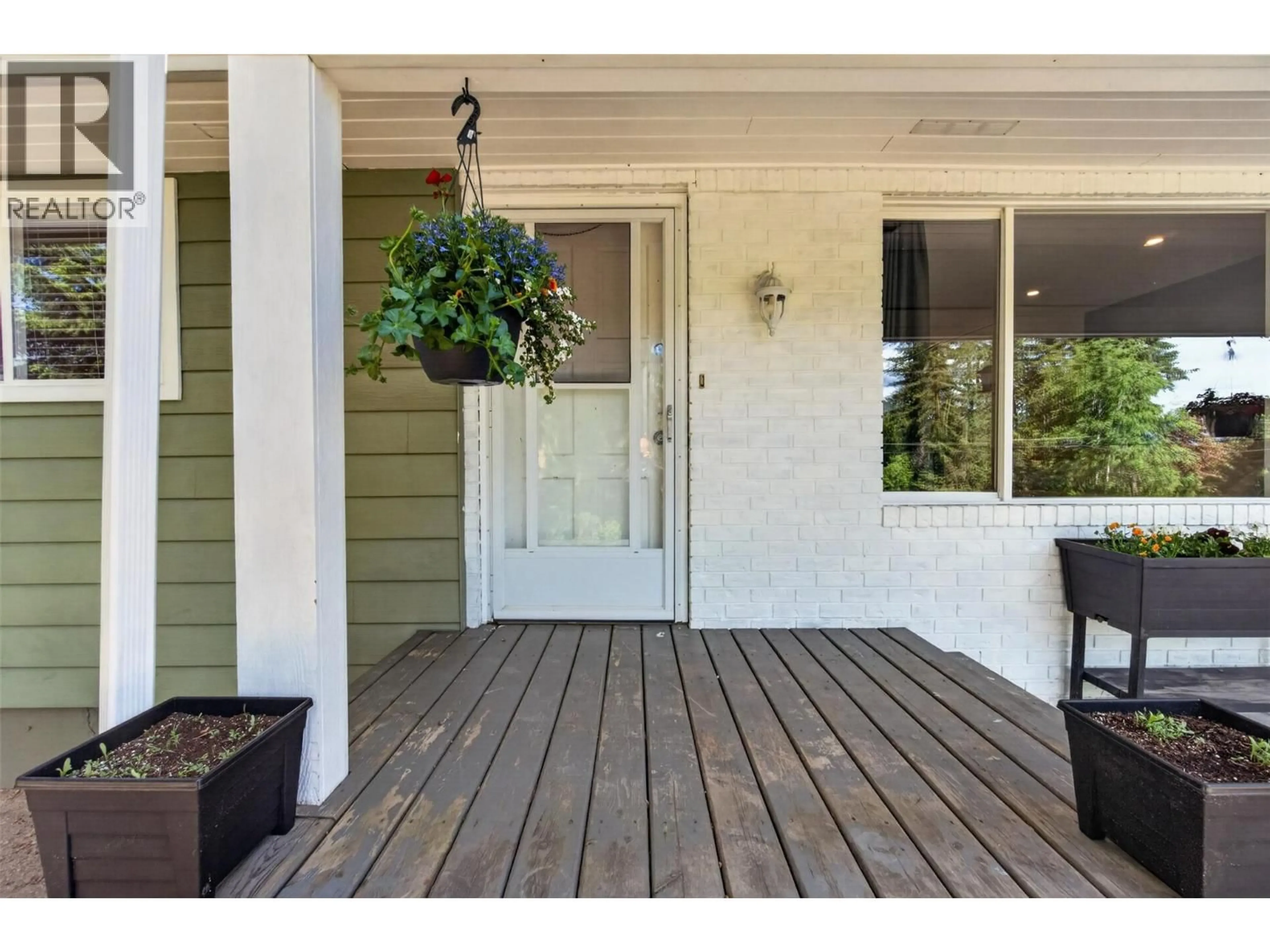 Indoor entryway for 2354 FOREST VIEW PLACE, Blind Bay British Columbia V0E1H2