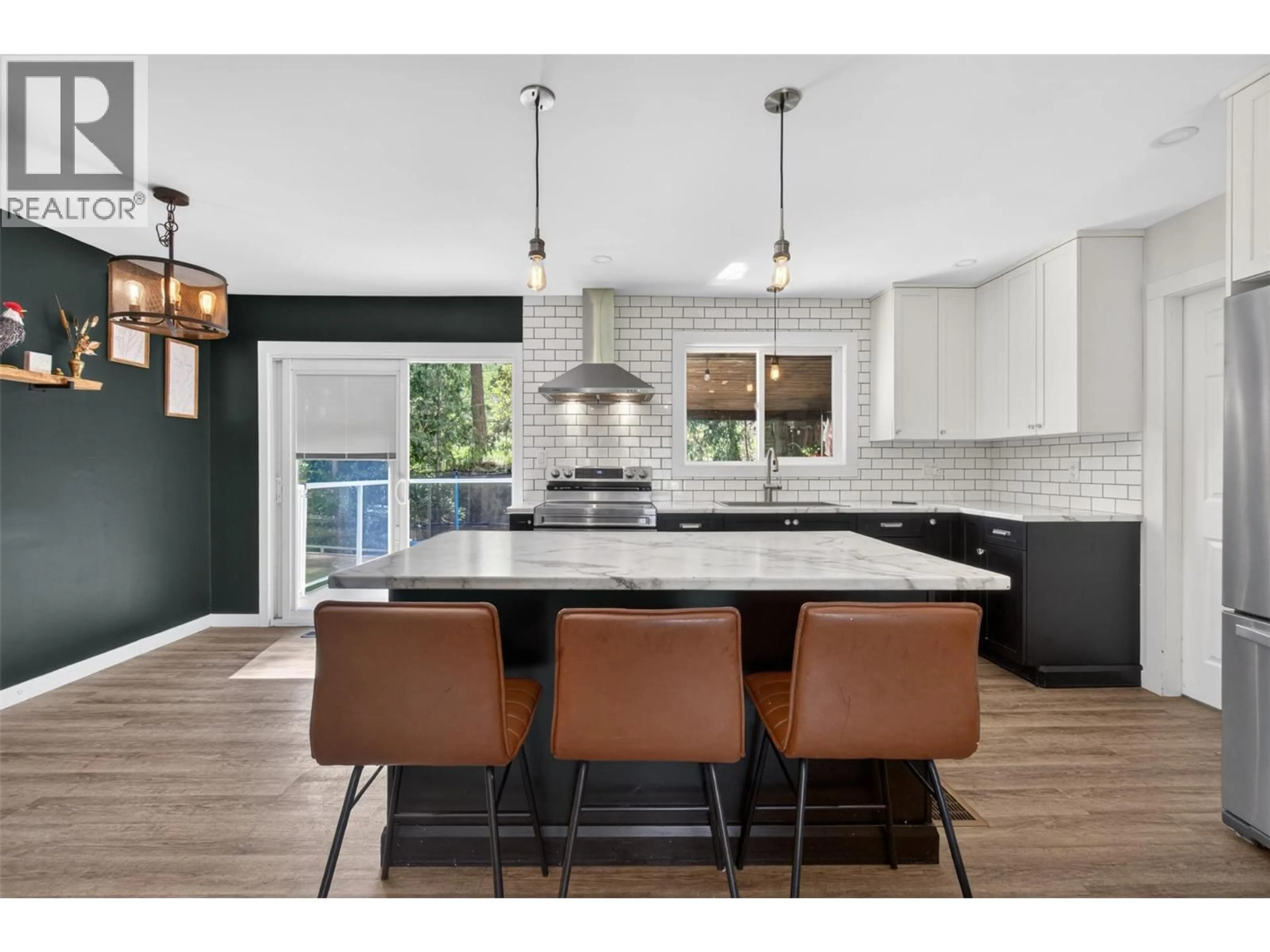 Open concept kitchen, unknown for 2354 FOREST VIEW PLACE, Blind Bay British Columbia V0E1H2
