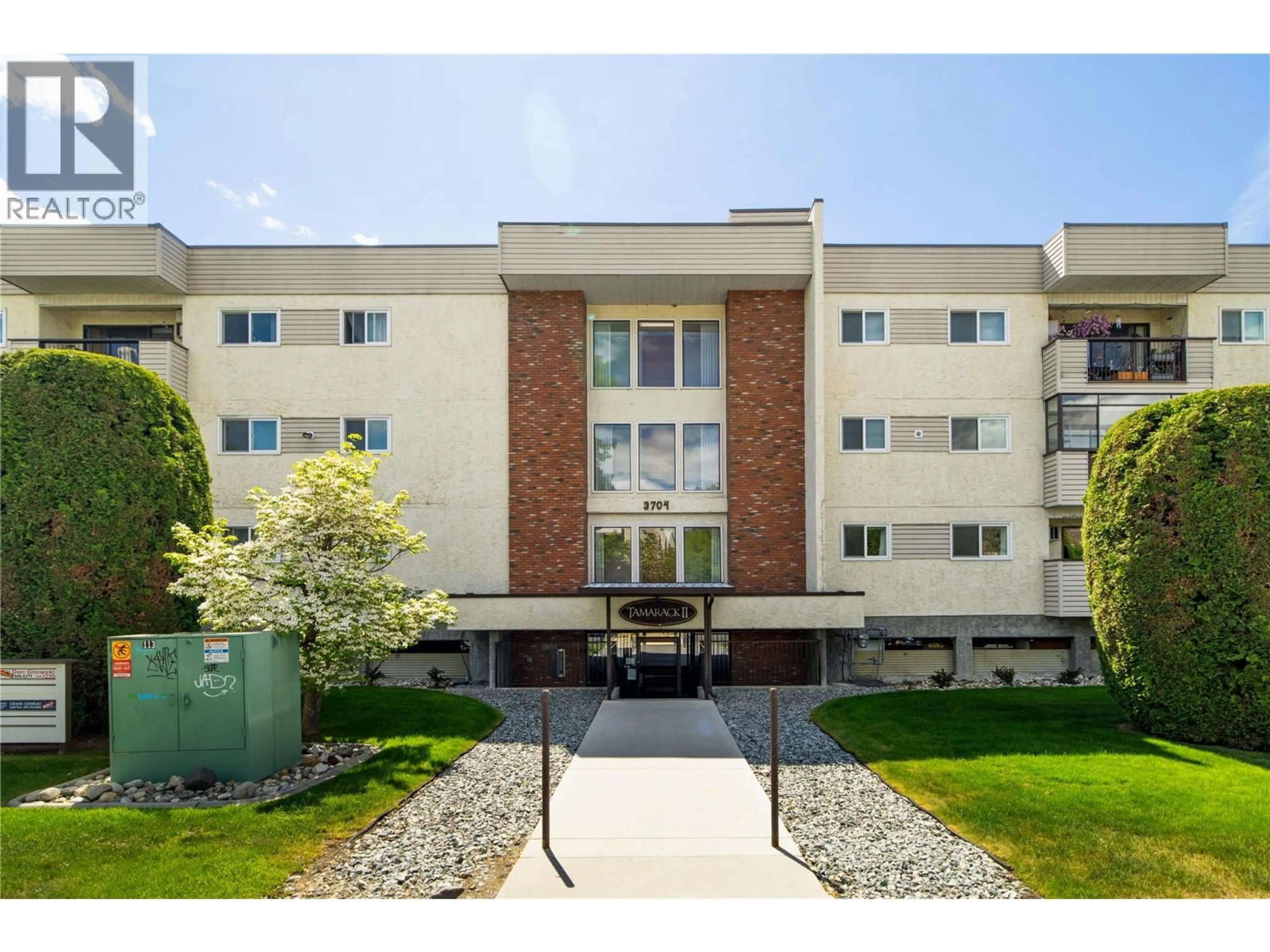 Patio, building for 225 - 3704 27TH AVENUE, Vernon British Columbia V1T1S6
