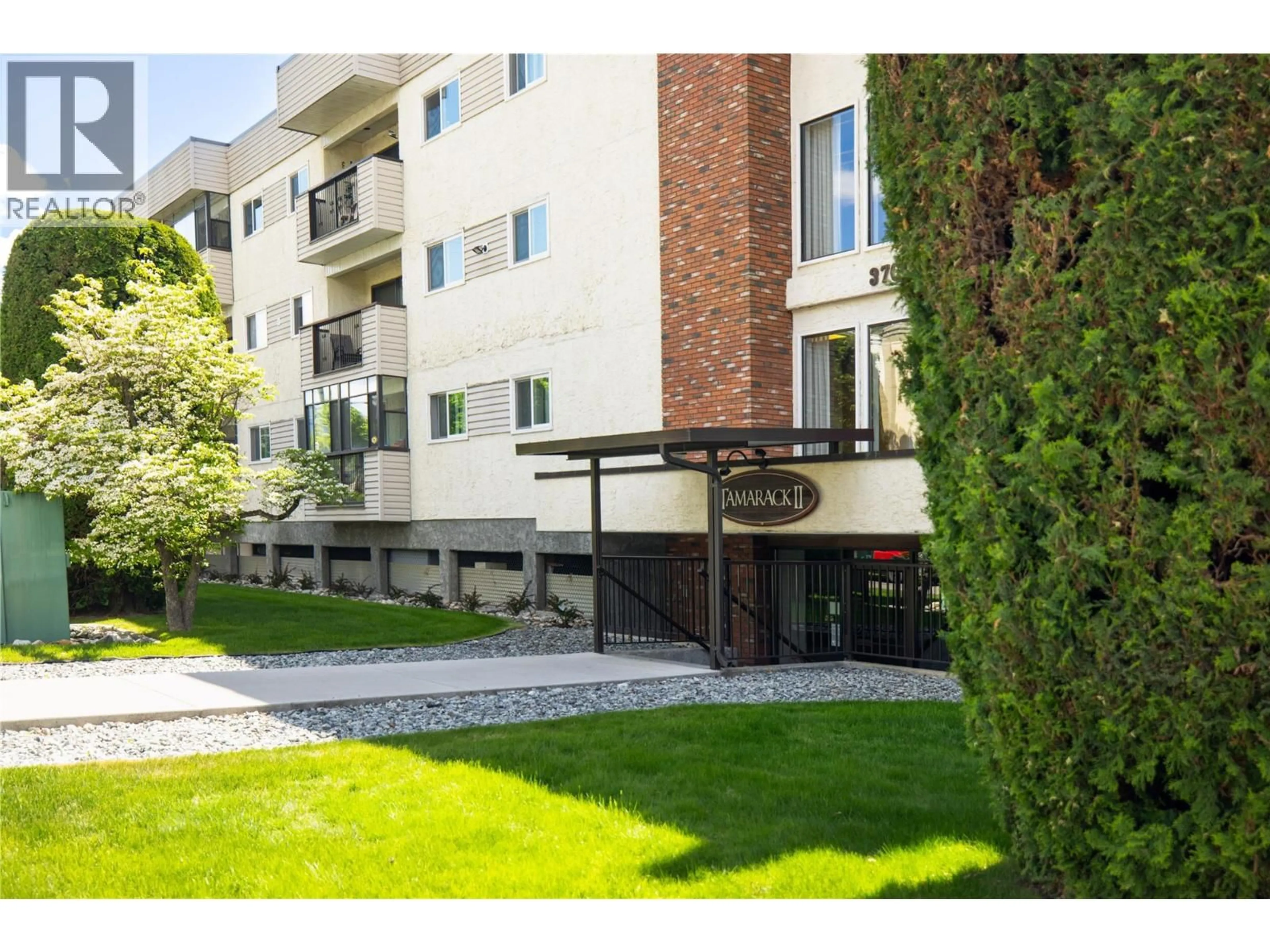 Patio, street for 225 - 3704 27TH AVENUE, Vernon British Columbia V1T1S6