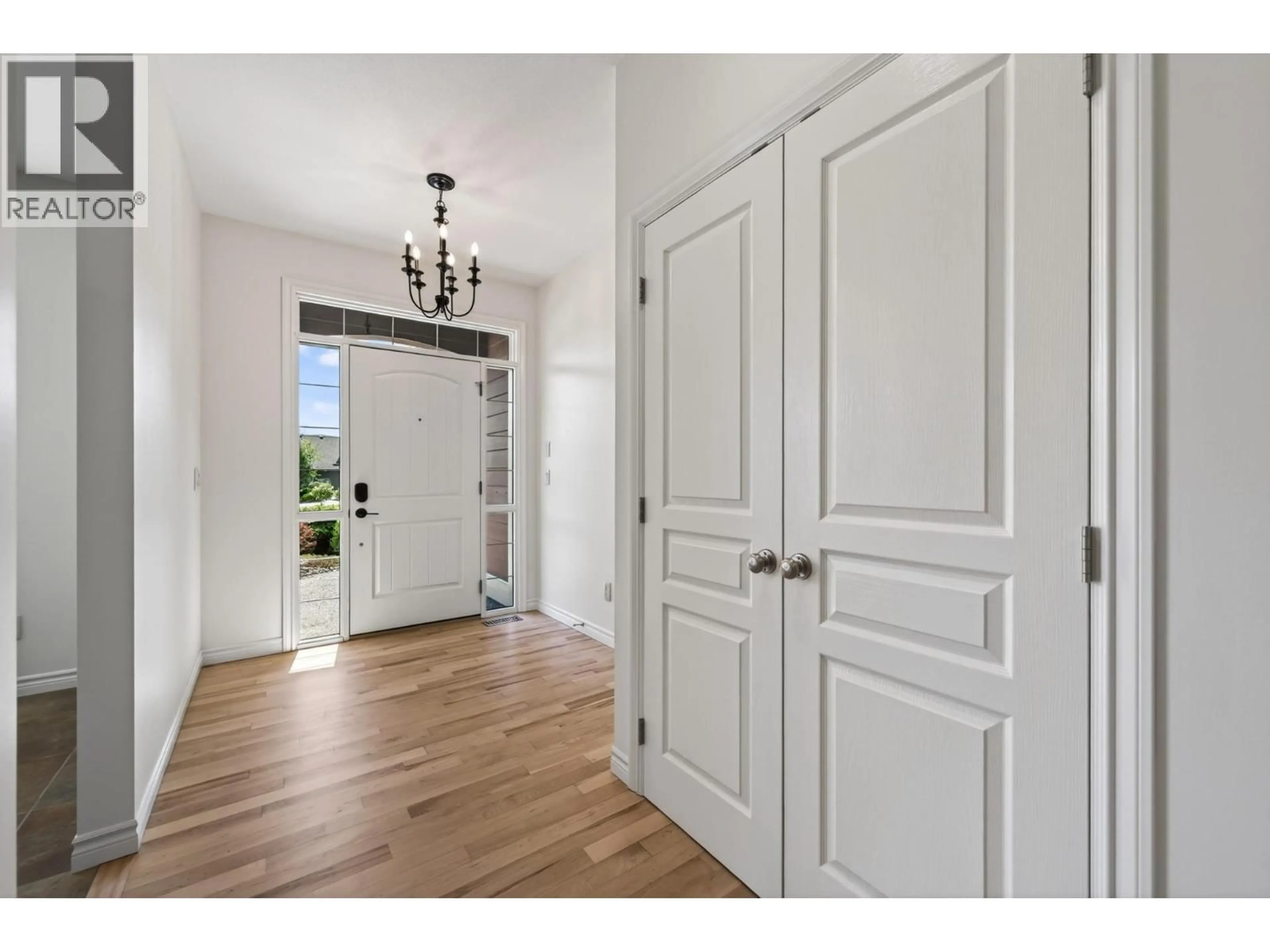 Indoor entryway for 606 STONERIDGE LANE, Kamloops British Columbia V2H0A7