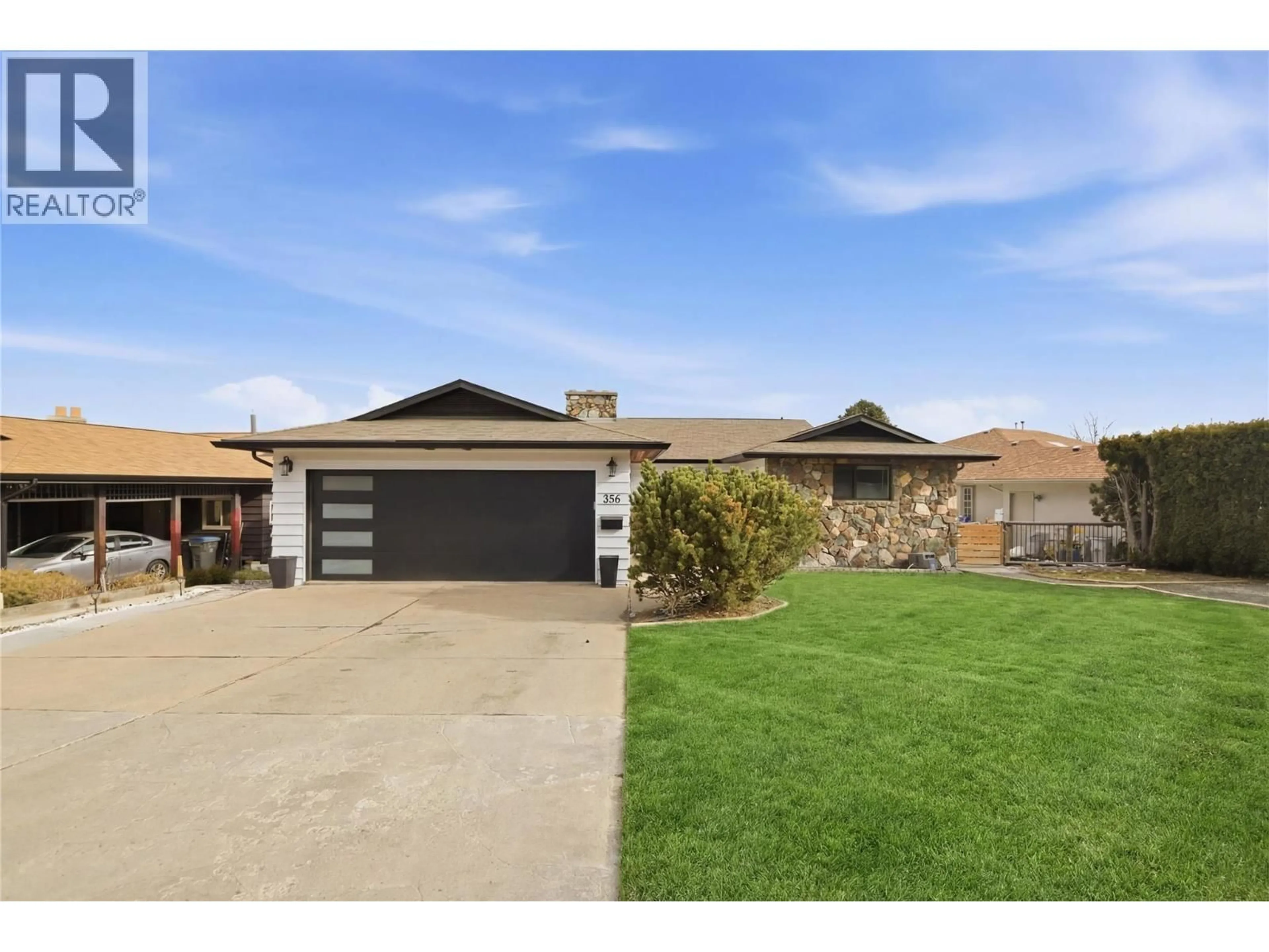 A pic from outside/outdoor area/front of a property/back of a property/a pic from drone, street for 356 GLENEAGLES DRIVE, Kamloops British Columbia V2E1Z4
