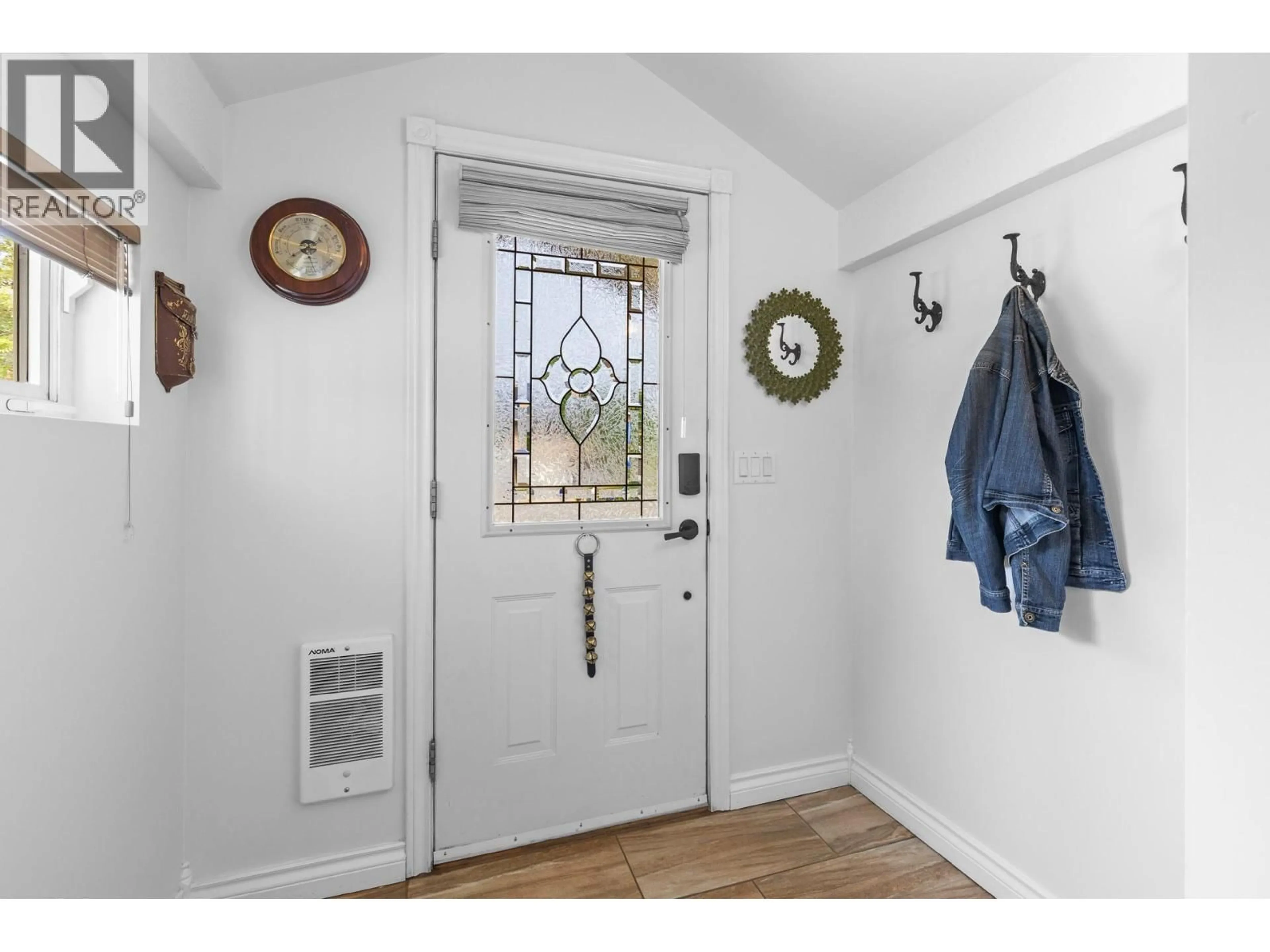 Indoor entryway for 740 ACE ROAD, Kelowna British Columbia V1X4C5