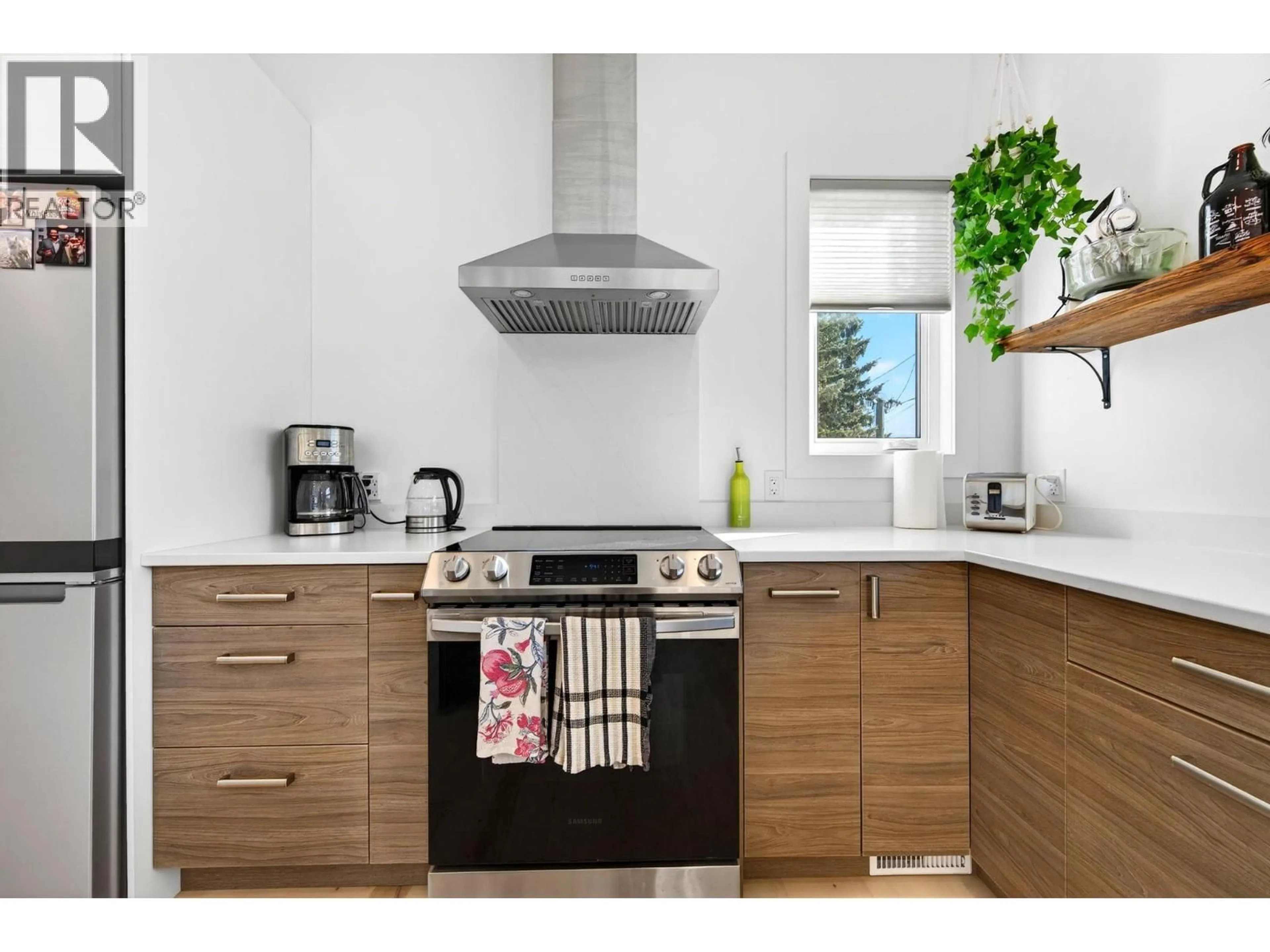 Standard kitchen, wood/laminate floor for 888 CANYON CREEK ROAD, Golden British Columbia V0A1H2