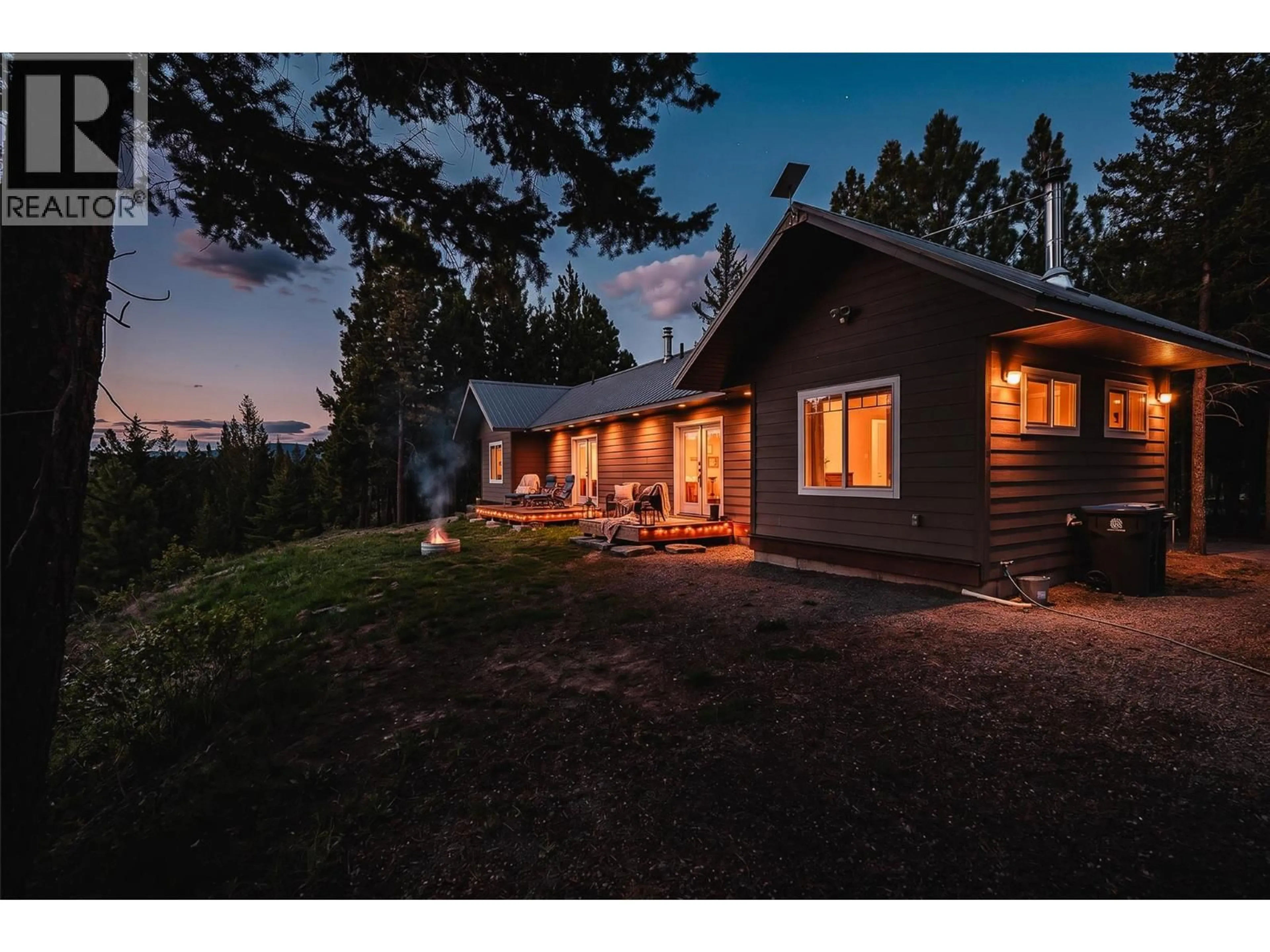 A pic from outside/outdoor area/front of a property/back of a property/a pic from drone, mountain view for 2701S COLDWATER ROAD, Merritt British Columbia V1K1B8
