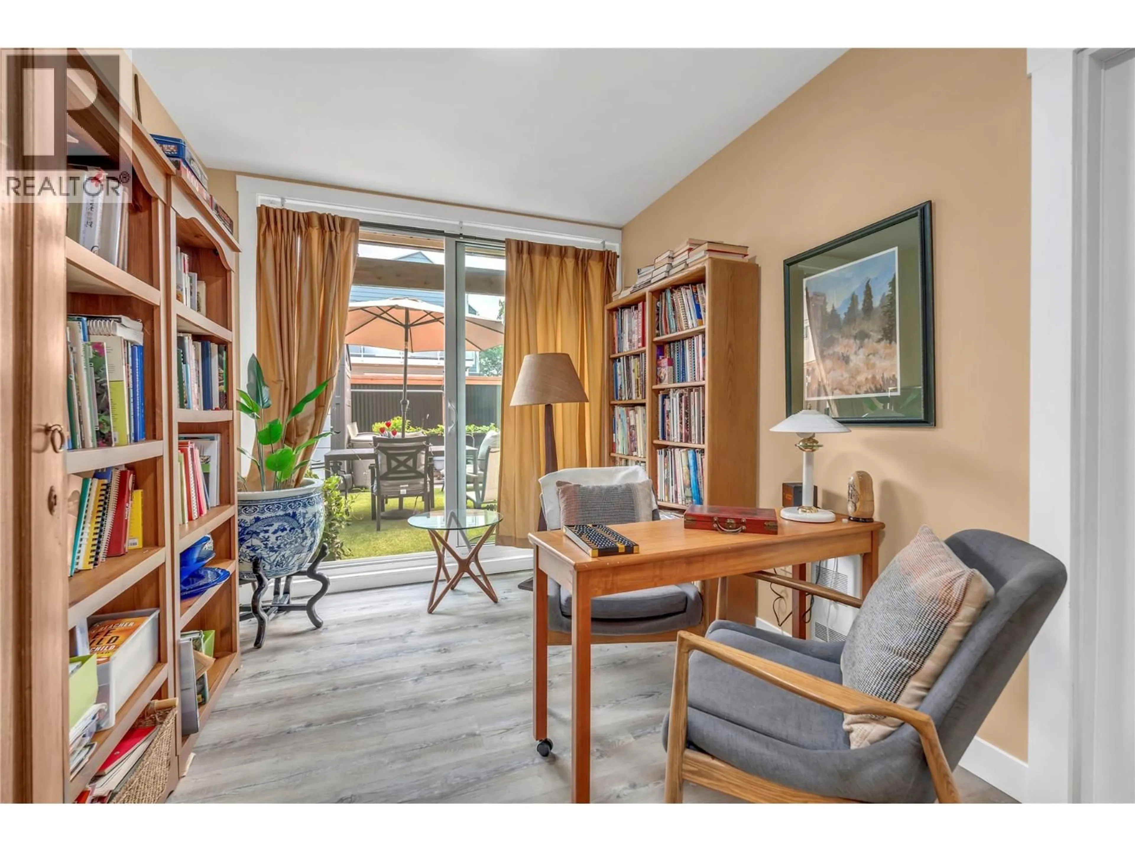 Living room with furniture, unknown for 201 - 442 ALEXANDER AVE AVENUE, Penticton British Columbia V2A1E5