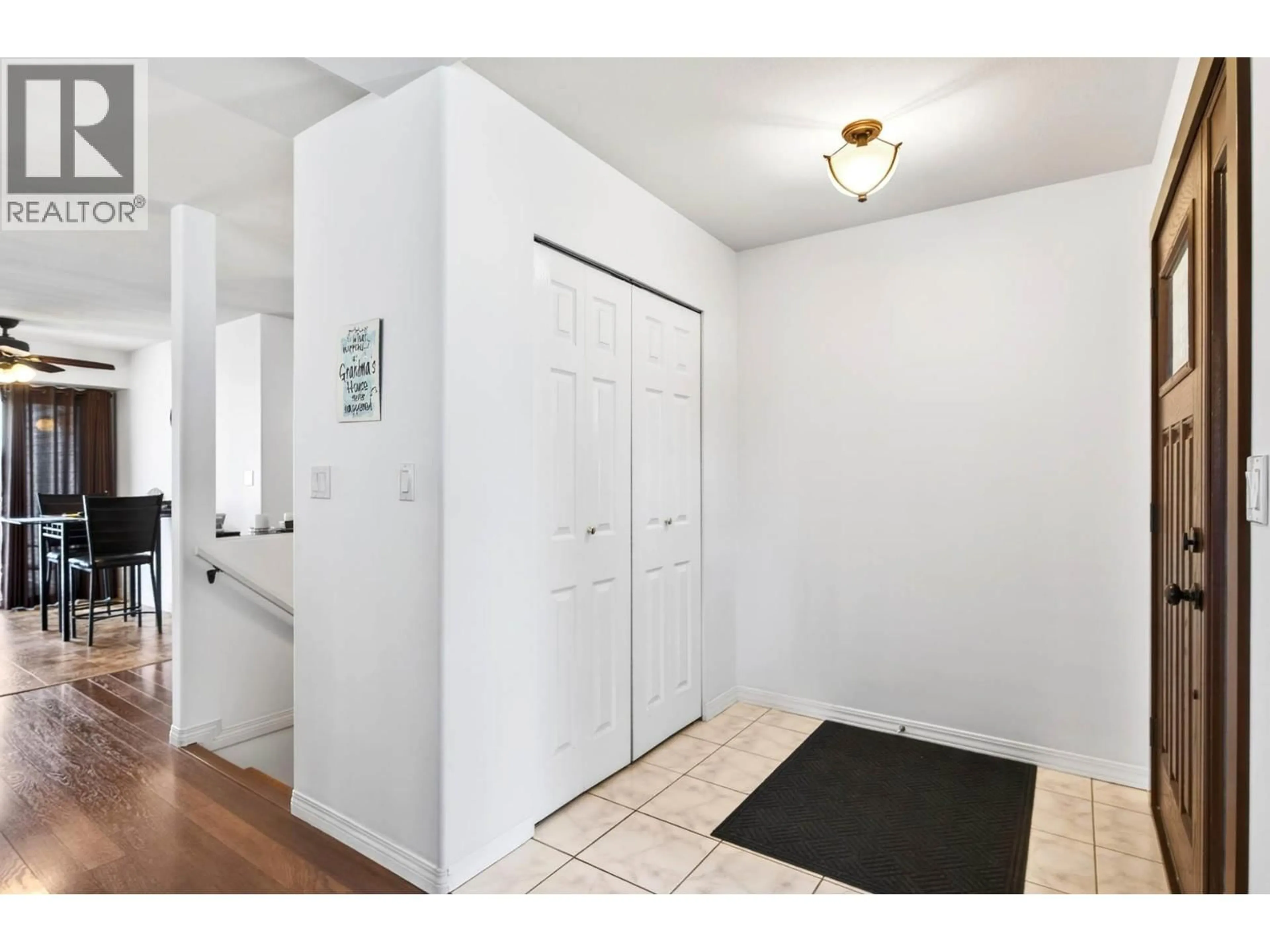 Indoor entryway for 2359 WHITBURN CRESCENT, Kamloops British Columbia V1S1W4
