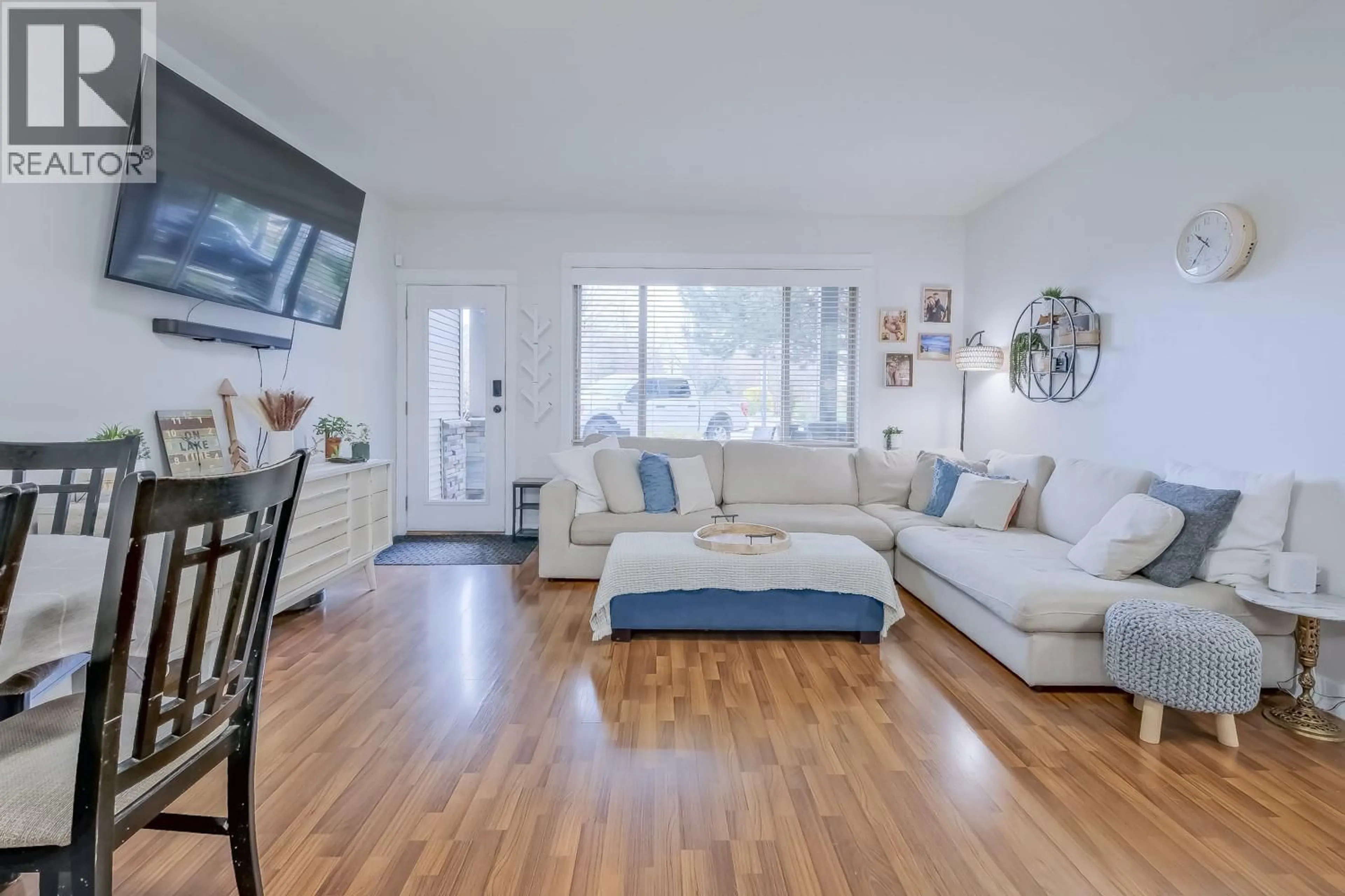Living room with furniture, unknown for 202 - 3350 WOODSDALE ROAD, Lake Country British Columbia V4V2R7