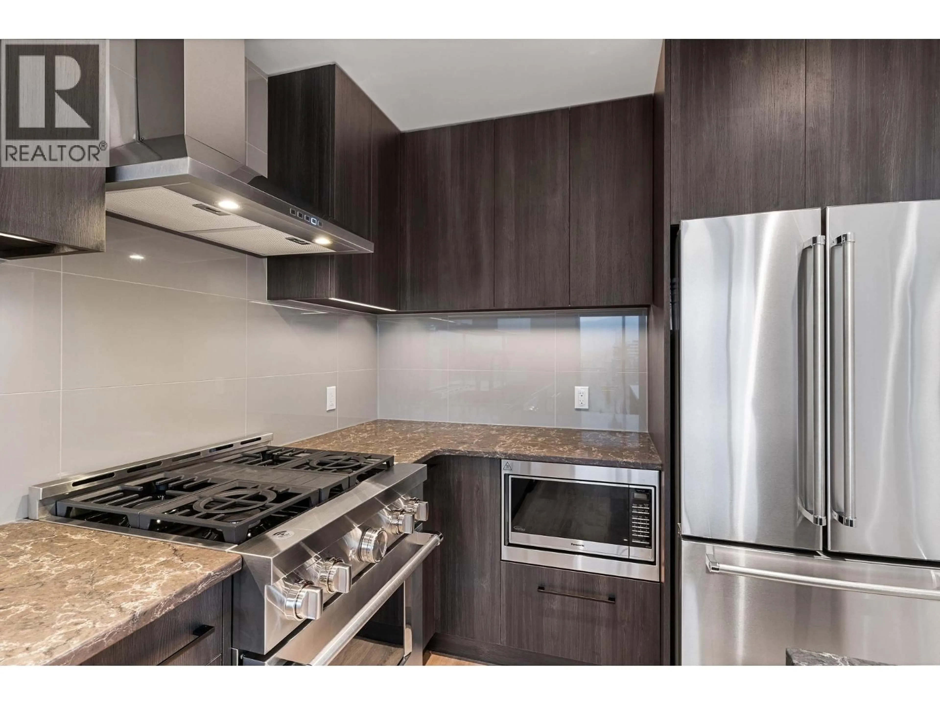 Standard kitchen, unknown for 510 - 3051 ABBOTT STREET, Kelowna British Columbia V1Y0P1