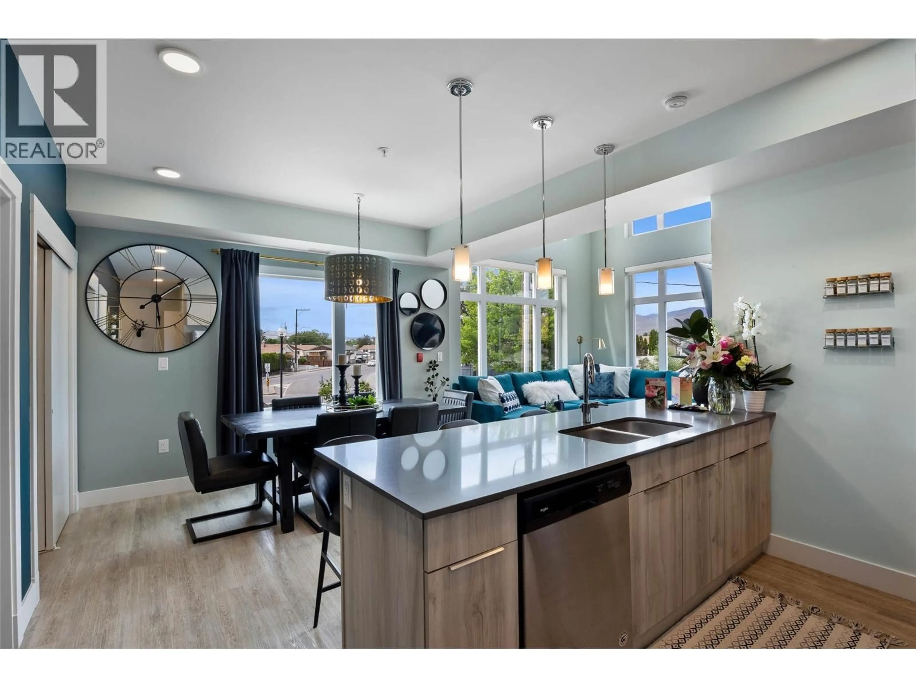 Open concept kitchen, unknown for 201 - 107 YEW STREET, Kamloops British Columbia V2B3H5