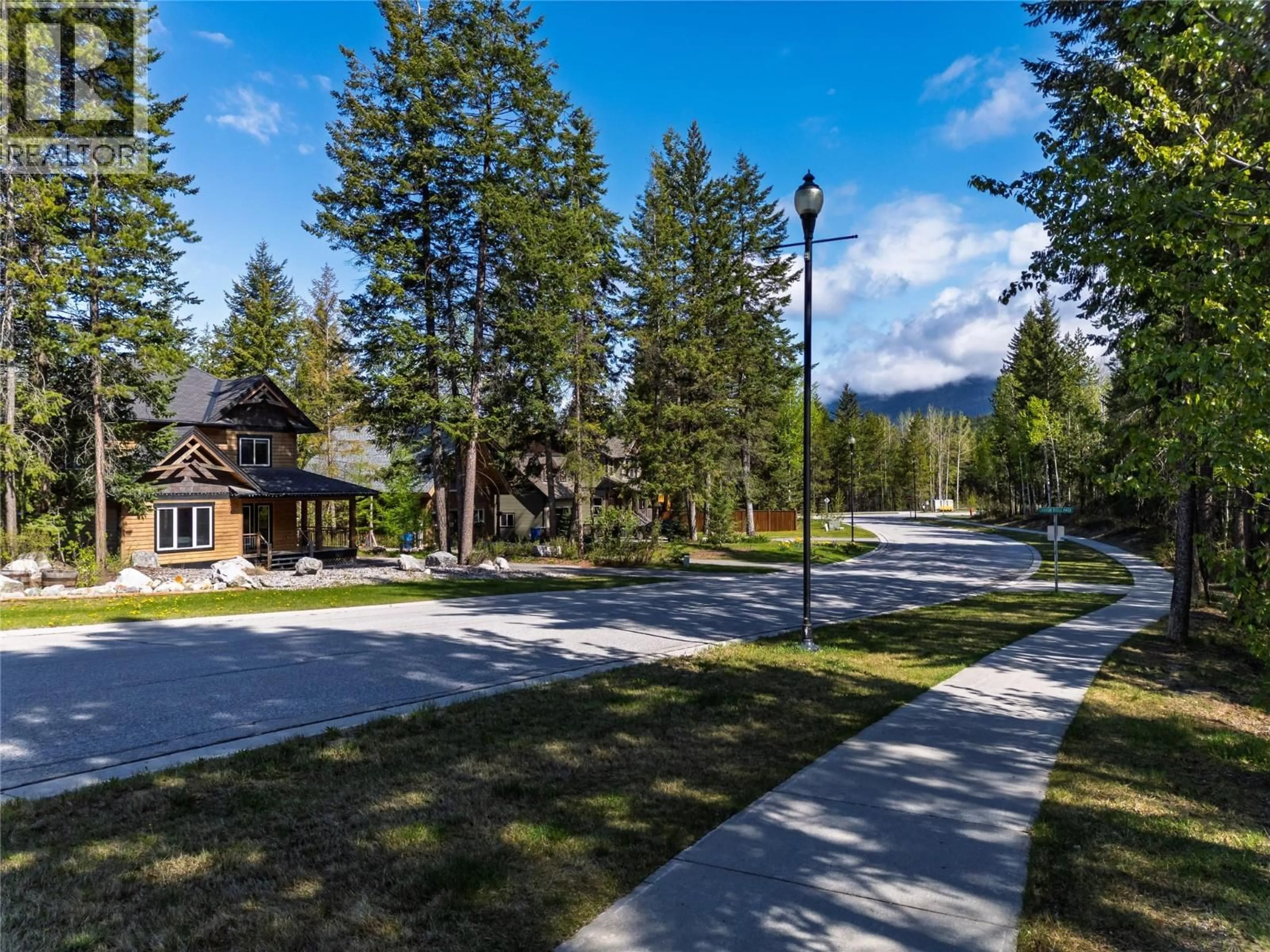 A pic from outside/outdoor area/front of a property/back of a property/a pic from drone, unknown for 1035 STONEY LANE ROAD, Golden British Columbia V0A1H3