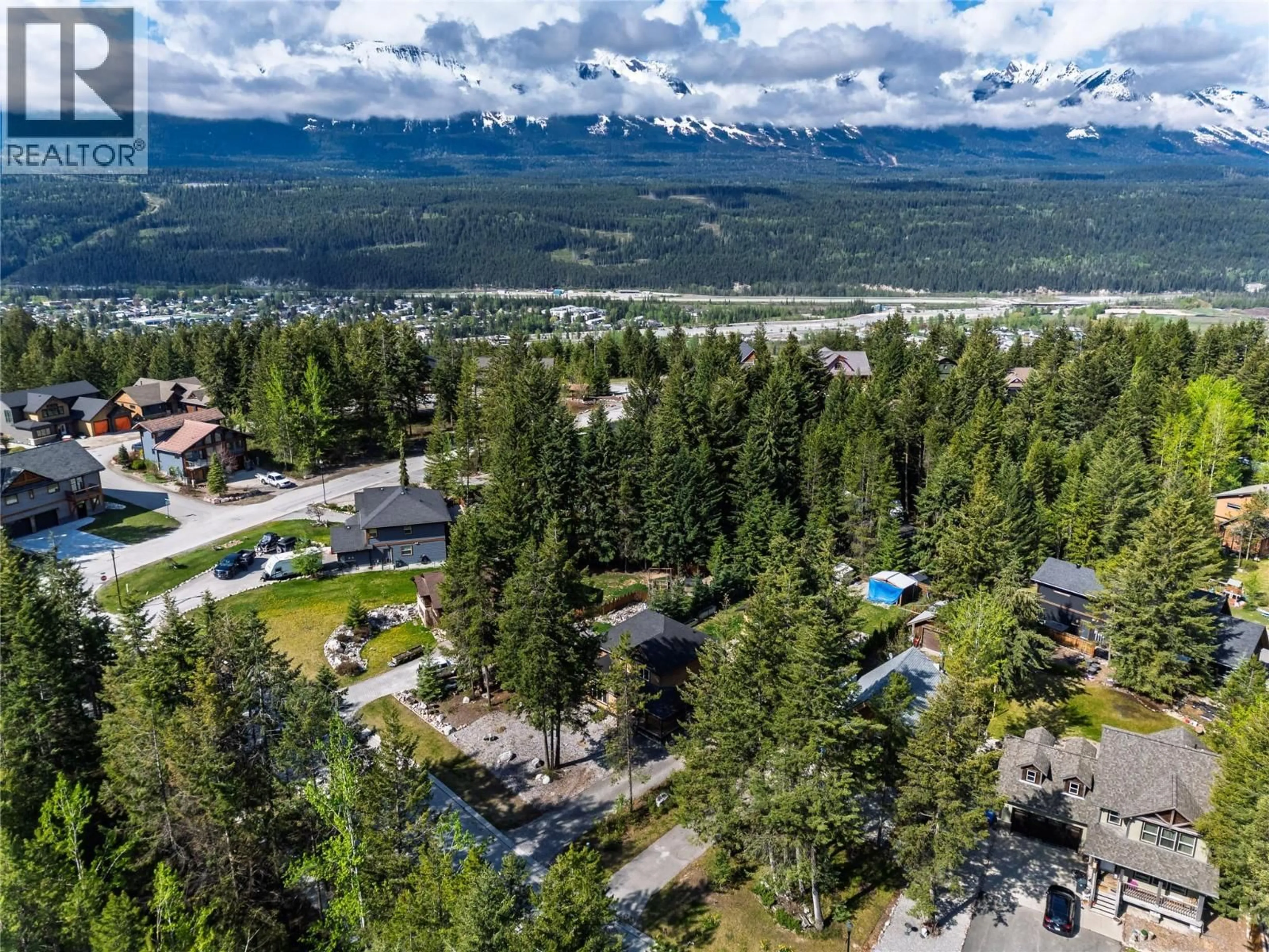 A pic from outside/outdoor area/front of a property/back of a property/a pic from drone, mountain view for 1035 STONEY LANE ROAD, Golden British Columbia V0A1H3