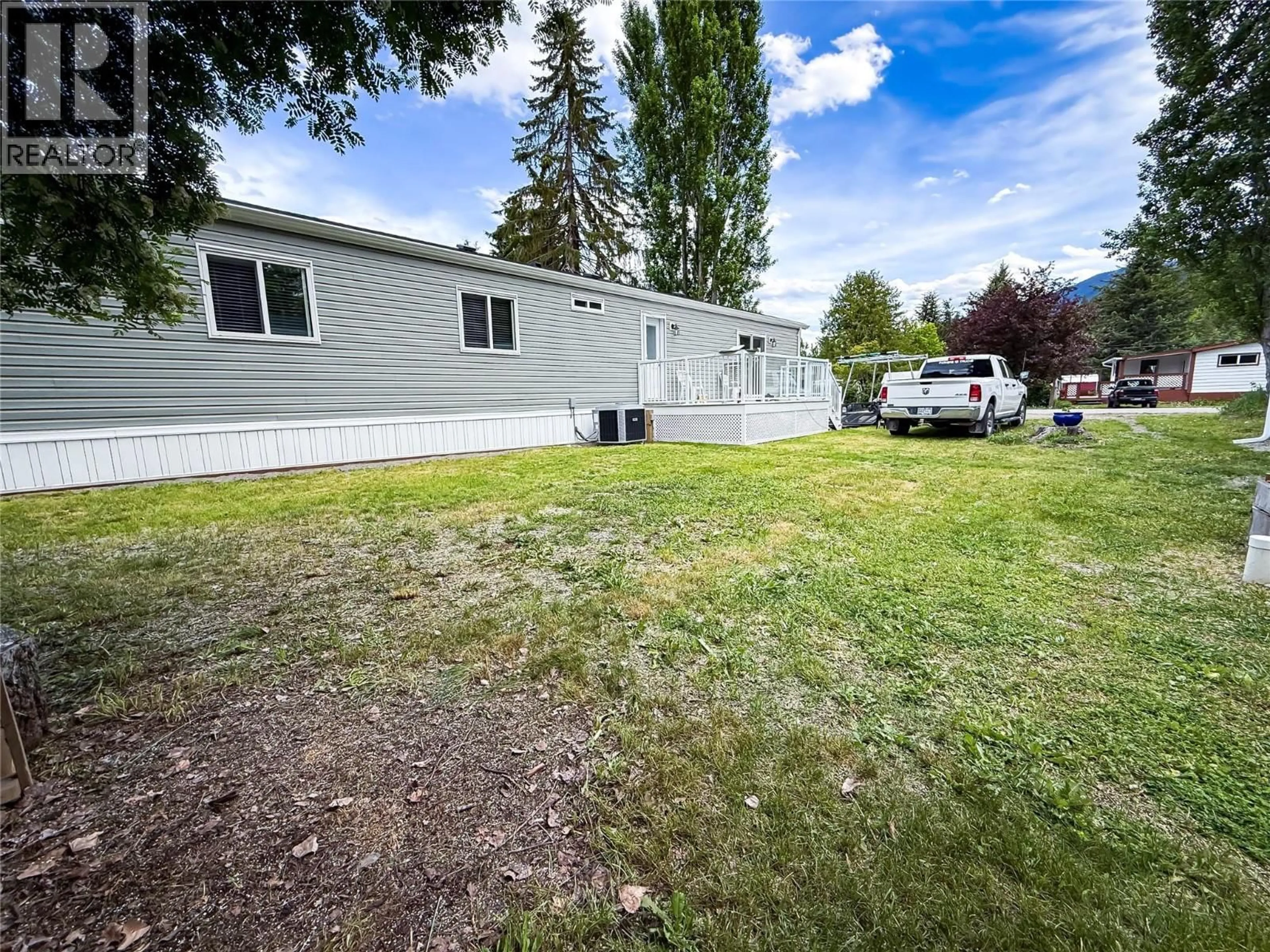 A pic from outside/outdoor area/front of a property/back of a property/a pic from drone, unknown for 3 - 244 E AVENUE, Kaslo British Columbia V0G1M0