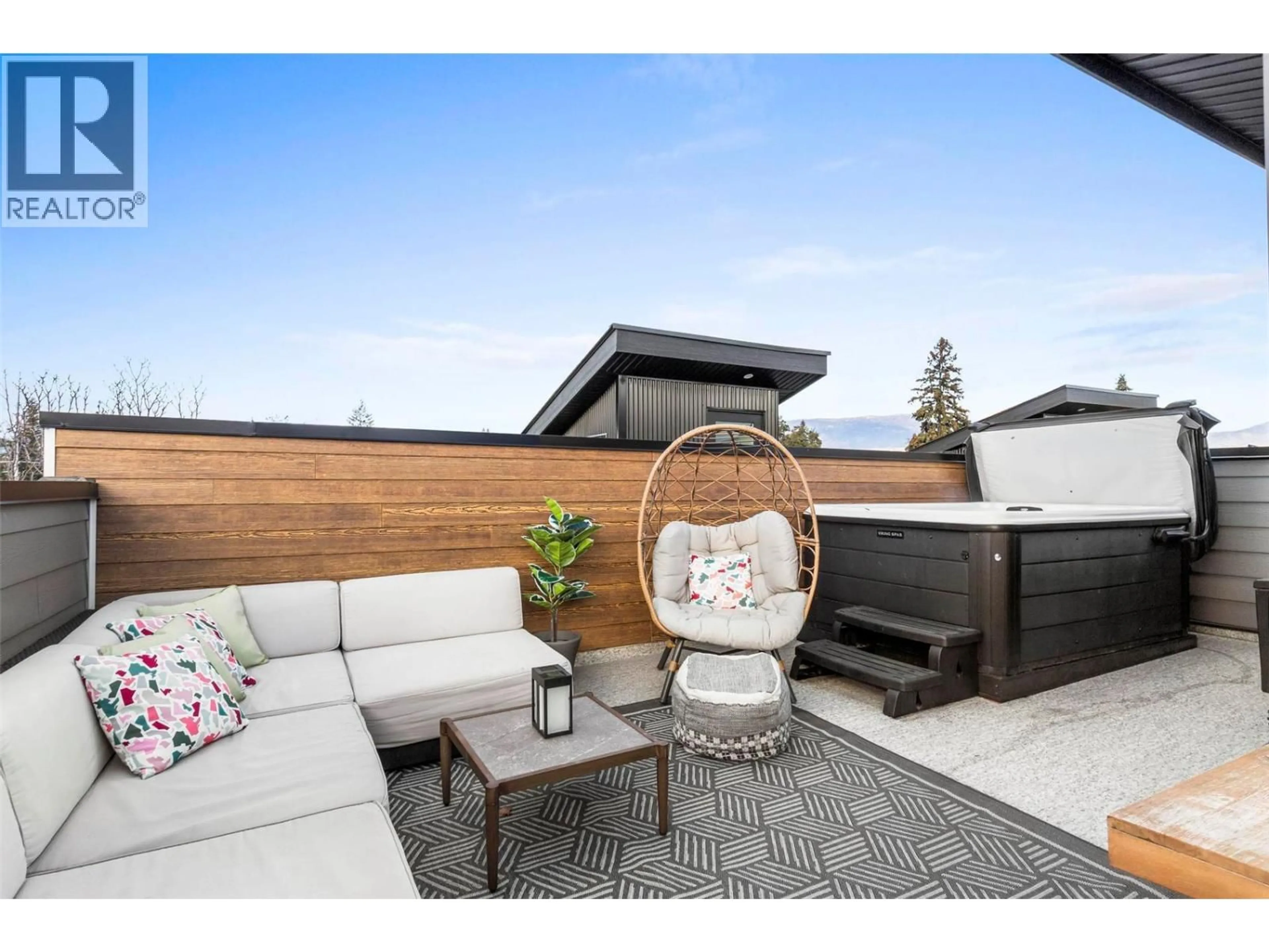 Patio, mountain view for 4 - 745 MORRISON AVENUE, Kelowna British Columbia V1Y5E6