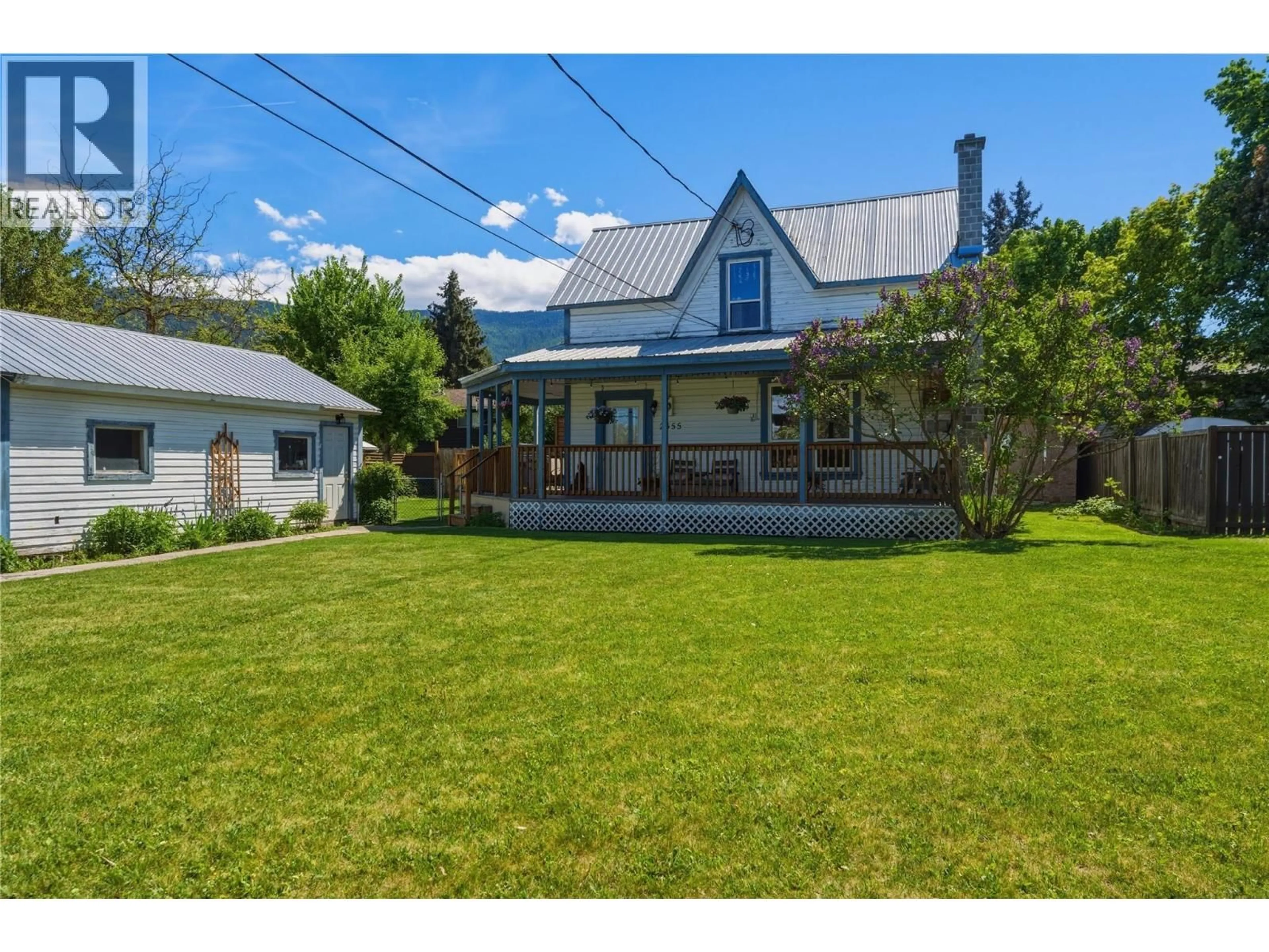 A pic from outside/outdoor area/front of a property/back of a property/a pic from drone, street for 2355 ROSEDALE AVENUE, Armstrong British Columbia V4Y0B5