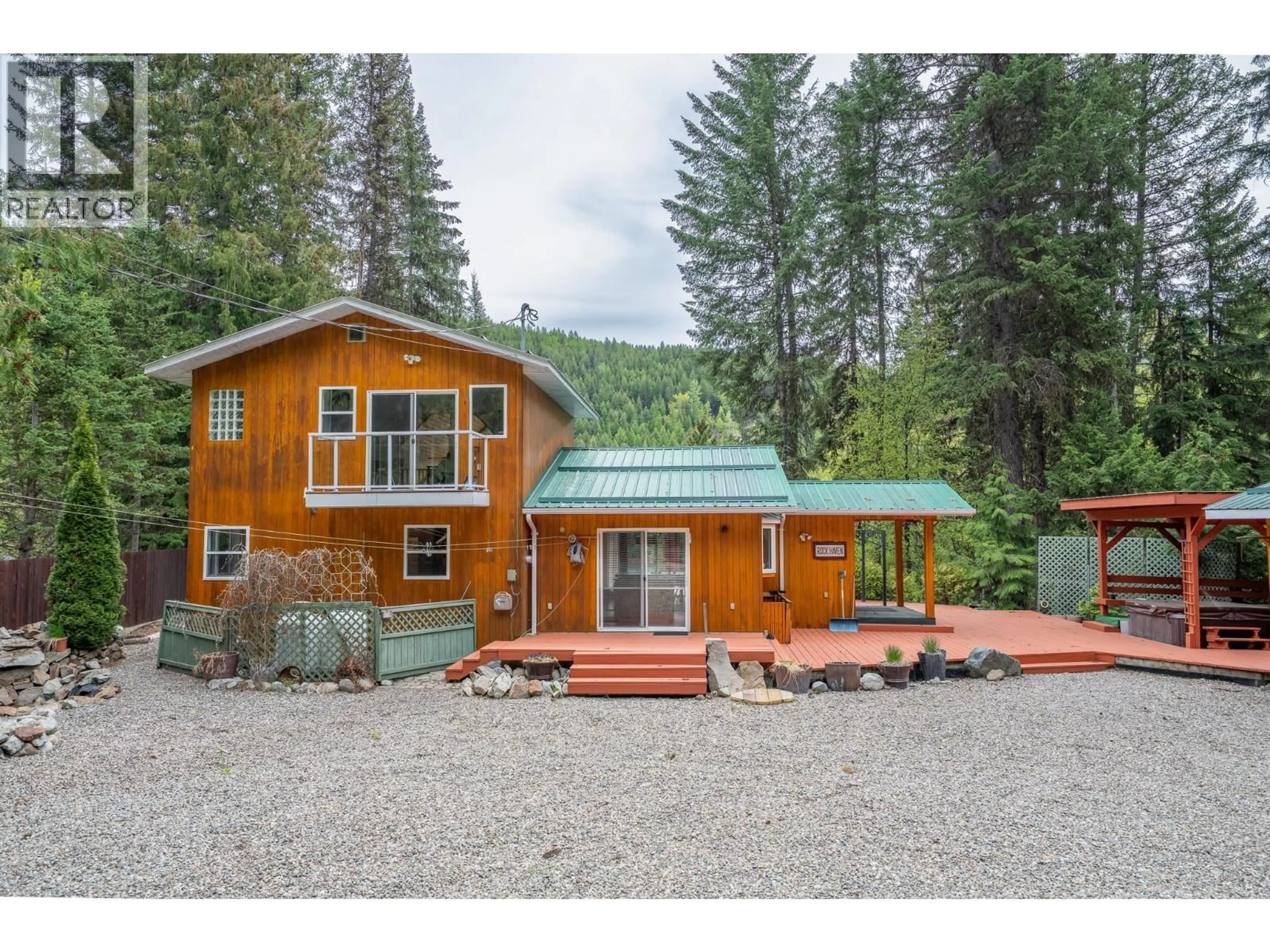 Home with vinyl exterior material, unknown for 2852 JEWEL LAKE ROAD, Greenwood British Columbia V0h1J0