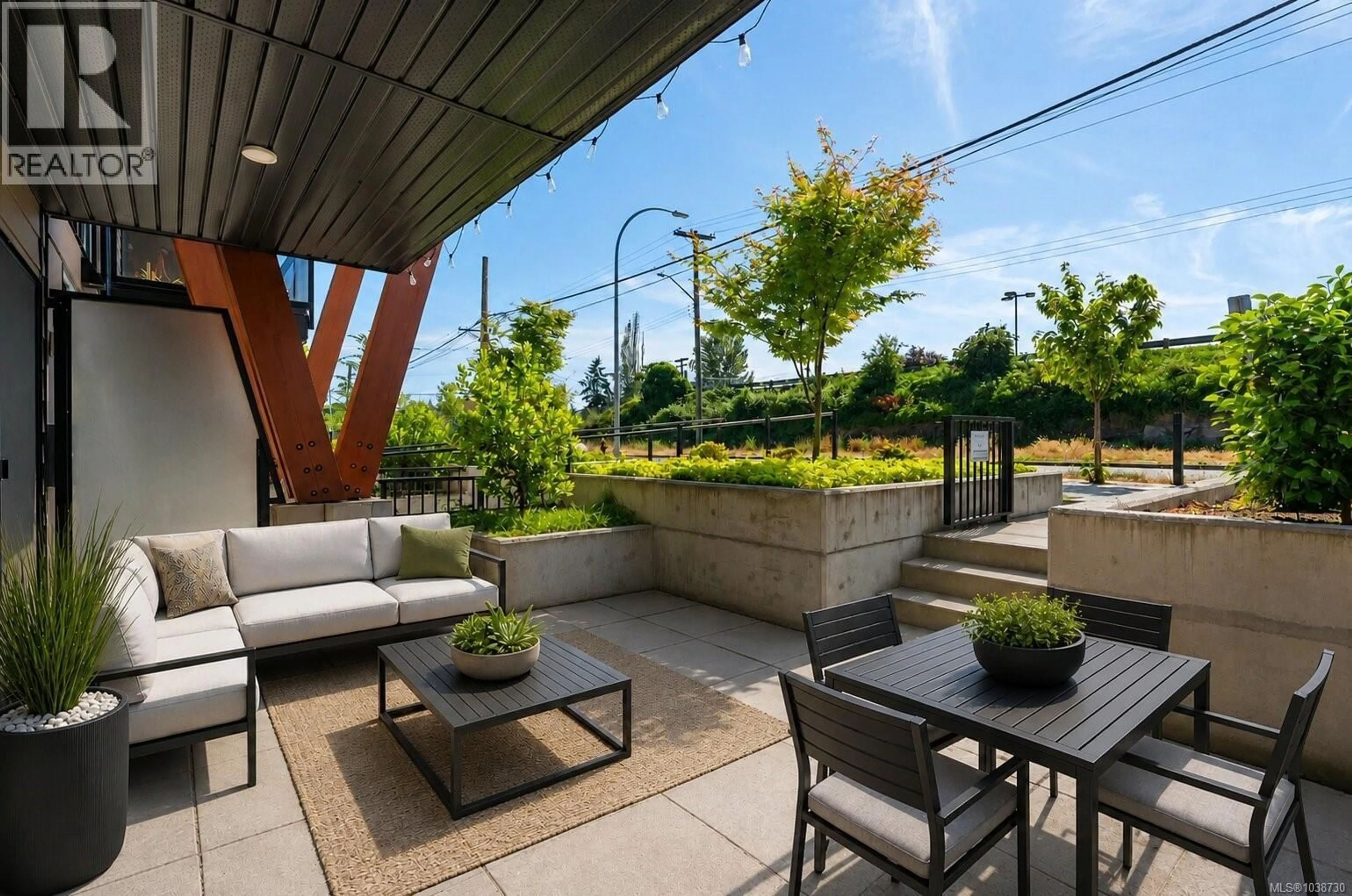 Patio, street for 102 - 135 HALIBURTON STREET, Nanaimo British Columbia V9R4V9
