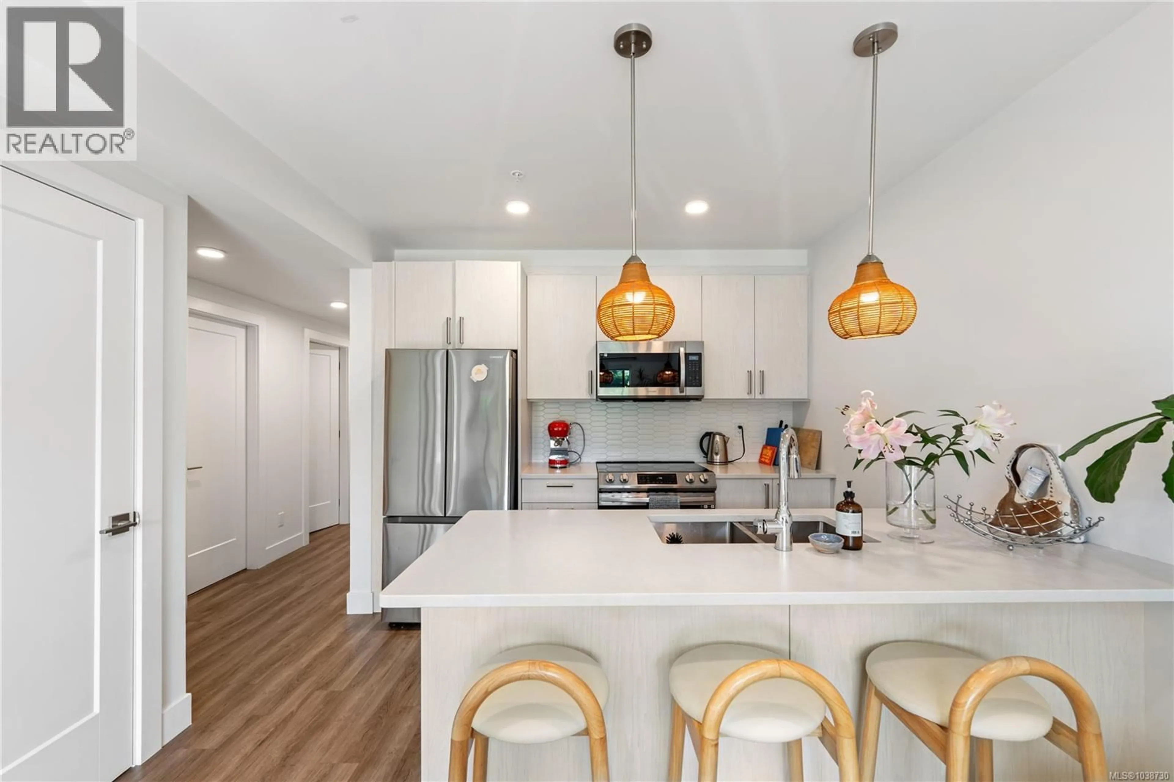 Open concept kitchen, unknown for 102 - 135 HALIBURTON STREET, Nanaimo British Columbia V9R4V9