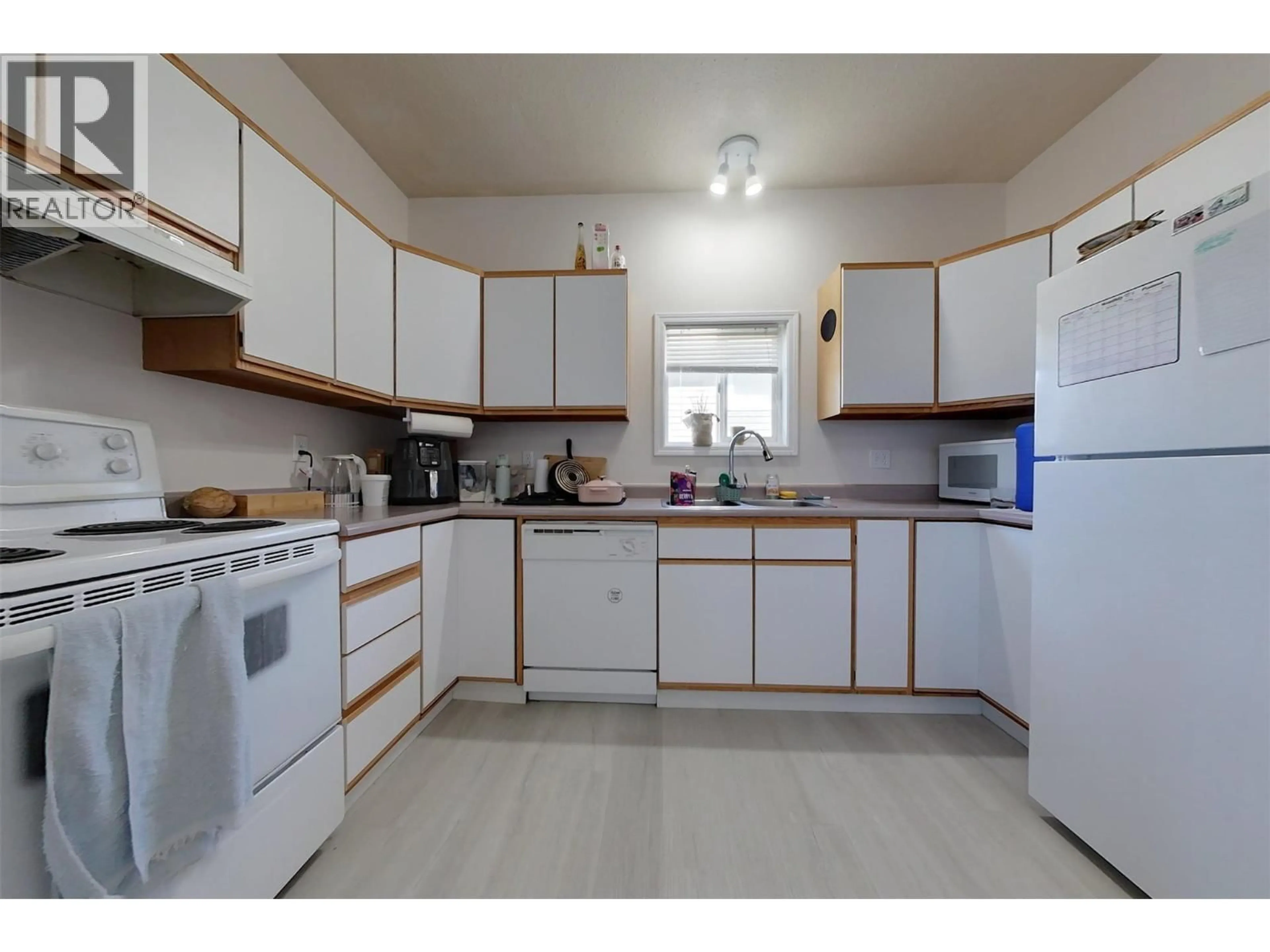 Standard kitchen, unknown for 235 10TH AVENUE SOUTH, Cranbrook British Columbia V1C2N3