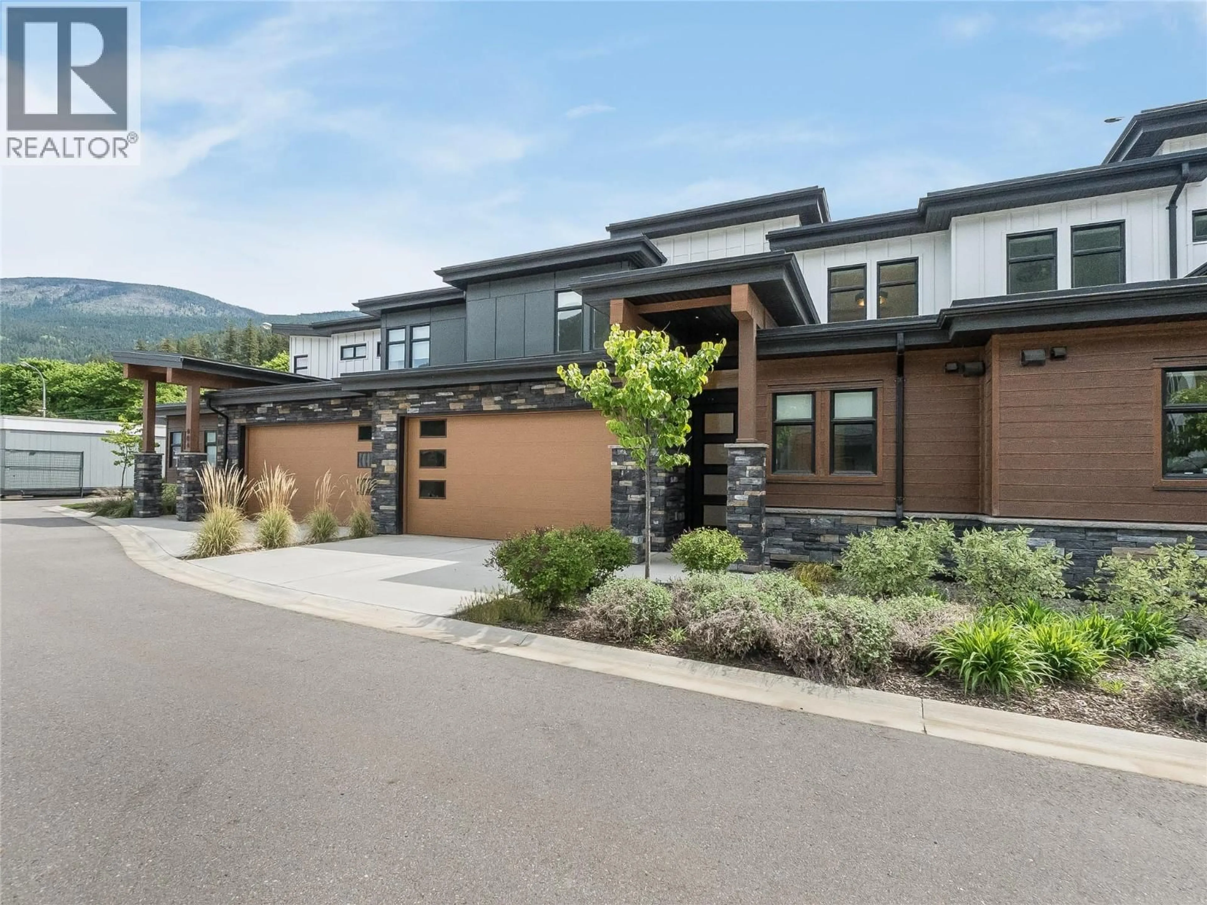 Home with brick exterior material, mountain view for 403 - 910 LAKESIDE DRIVE, Nelson British Columbia V1L6G3