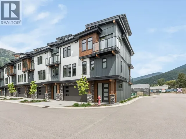 208 - 910 LAKESIDE DRIVE, Nelson 2