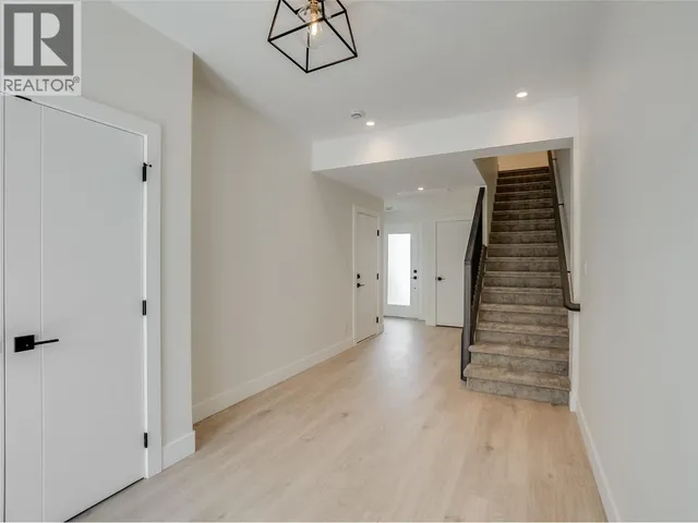 203 - 910 LAKESIDE DRIVE, Nelson 5