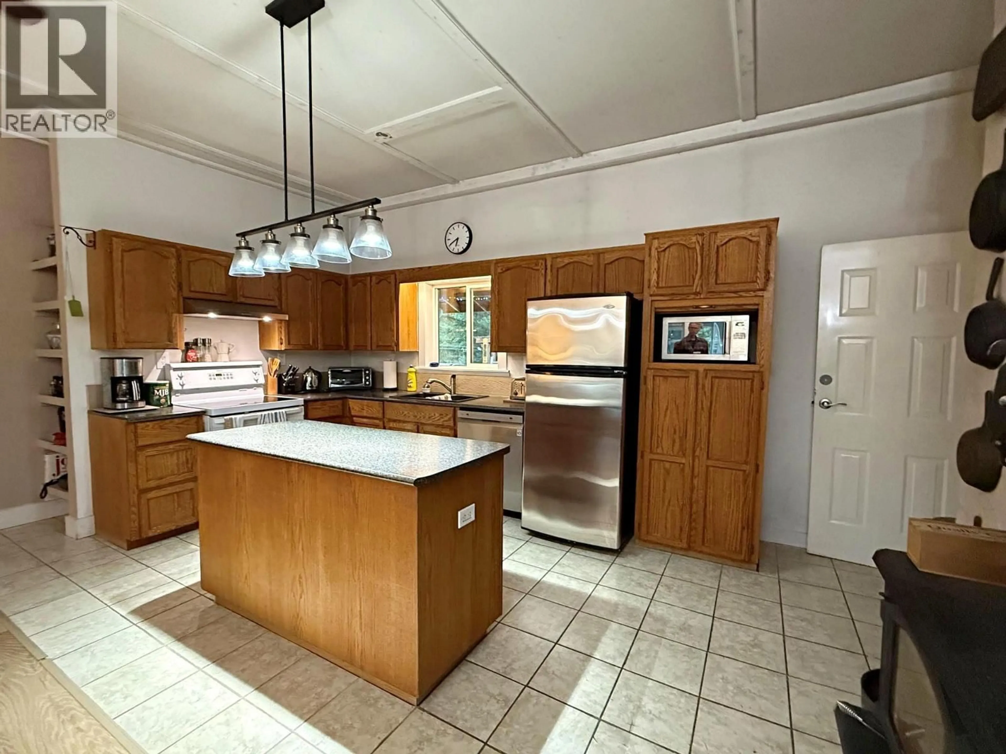 Standard kitchen, unknown for 5420 HEFFLEY LOUIS CREEK ROAD, Kamloops British Columbia V0E1Z0