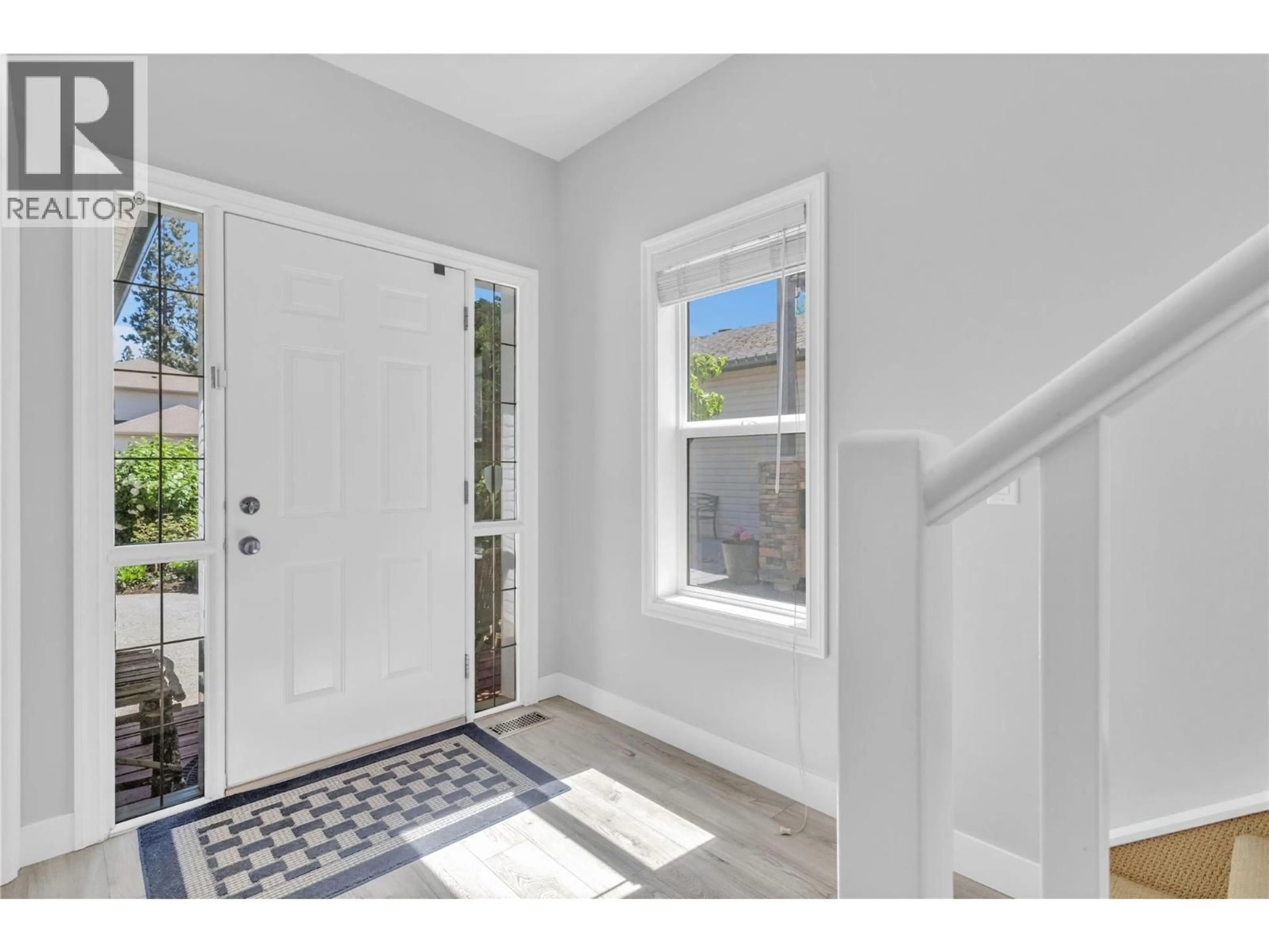 Unknown for 614 SOUTH CREST DRIVE, Kelowna British Columbia V1W4Y6