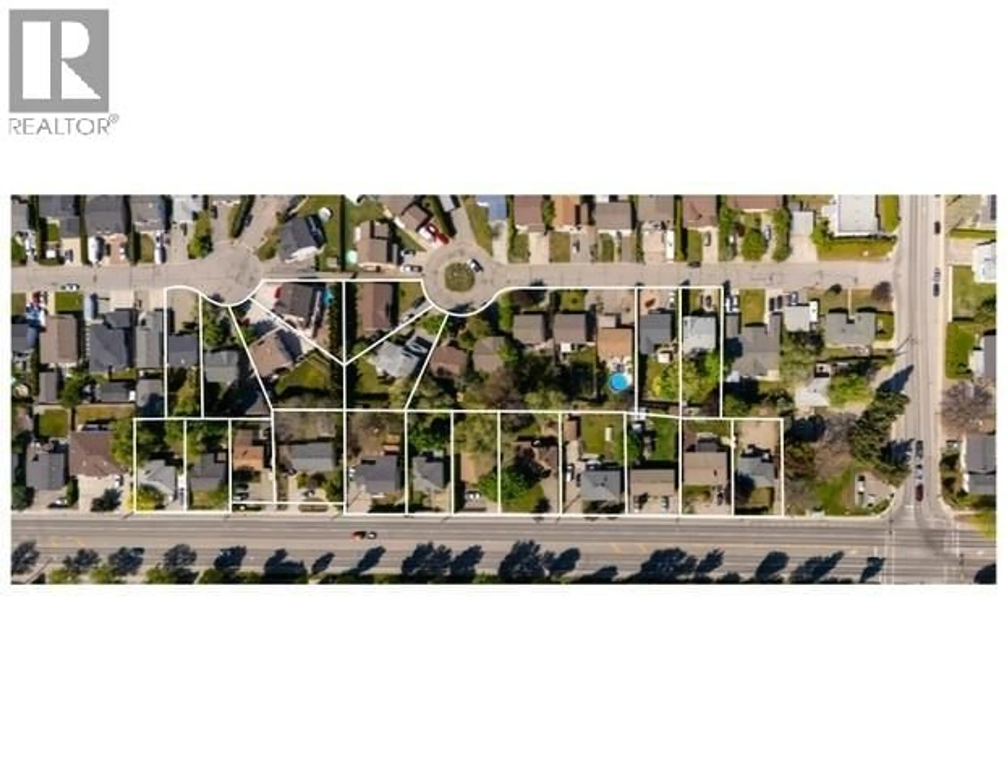 A pic from outside/outdoor area/front of a property/back of a property/a pic from drone, street for 2909 BOUVETTE STREET, Kelowna British Columbia V1Y3K5