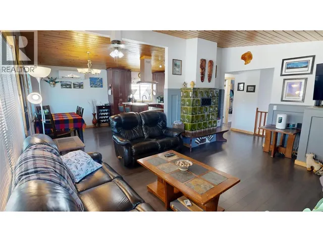 7536 JACKSON AVENUE, Radium Hot Springs 4
