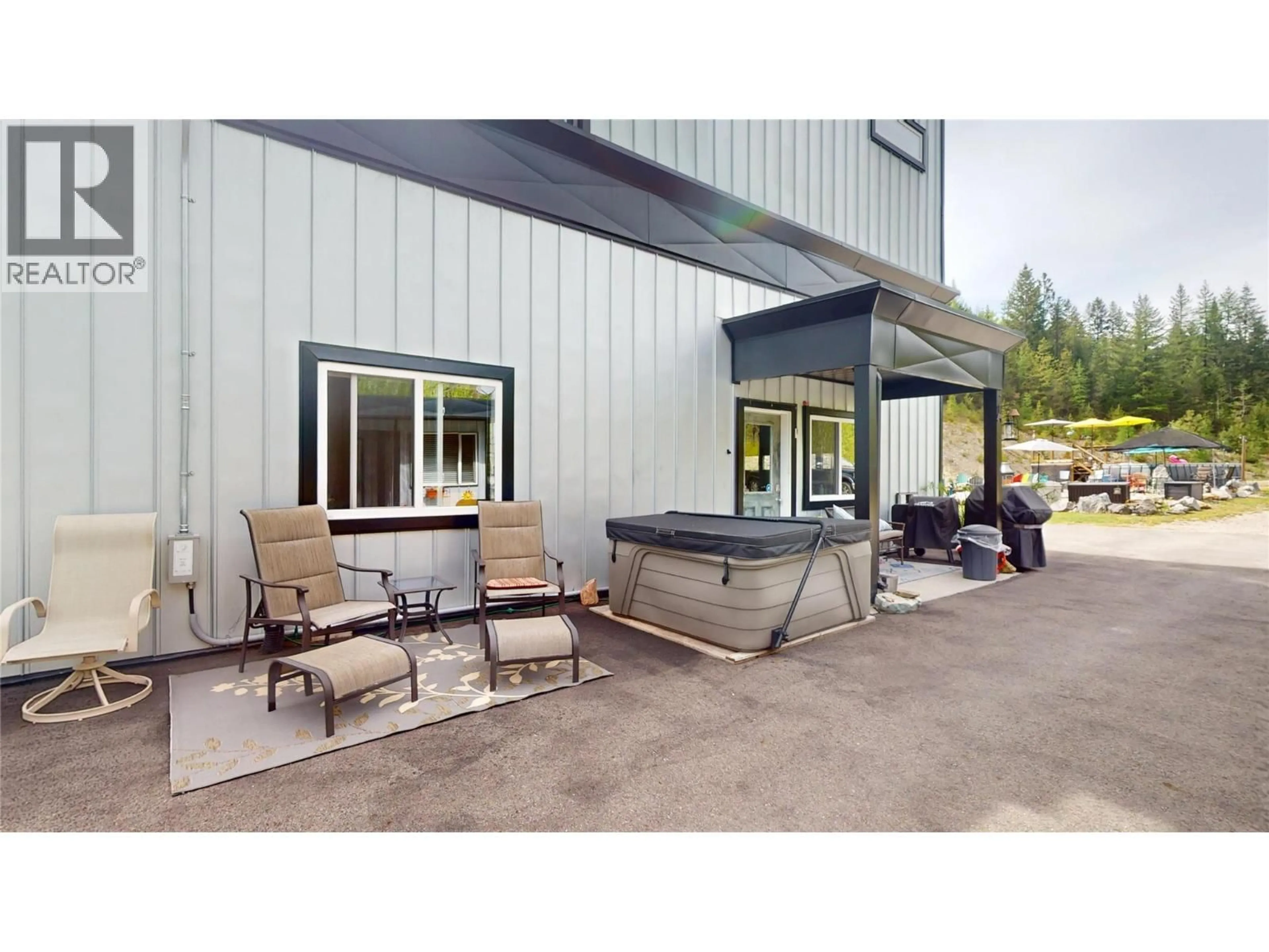 Patio, building for 2325 KING STREET NORTHWEST, Cranbrook British Columbia V1C6S7