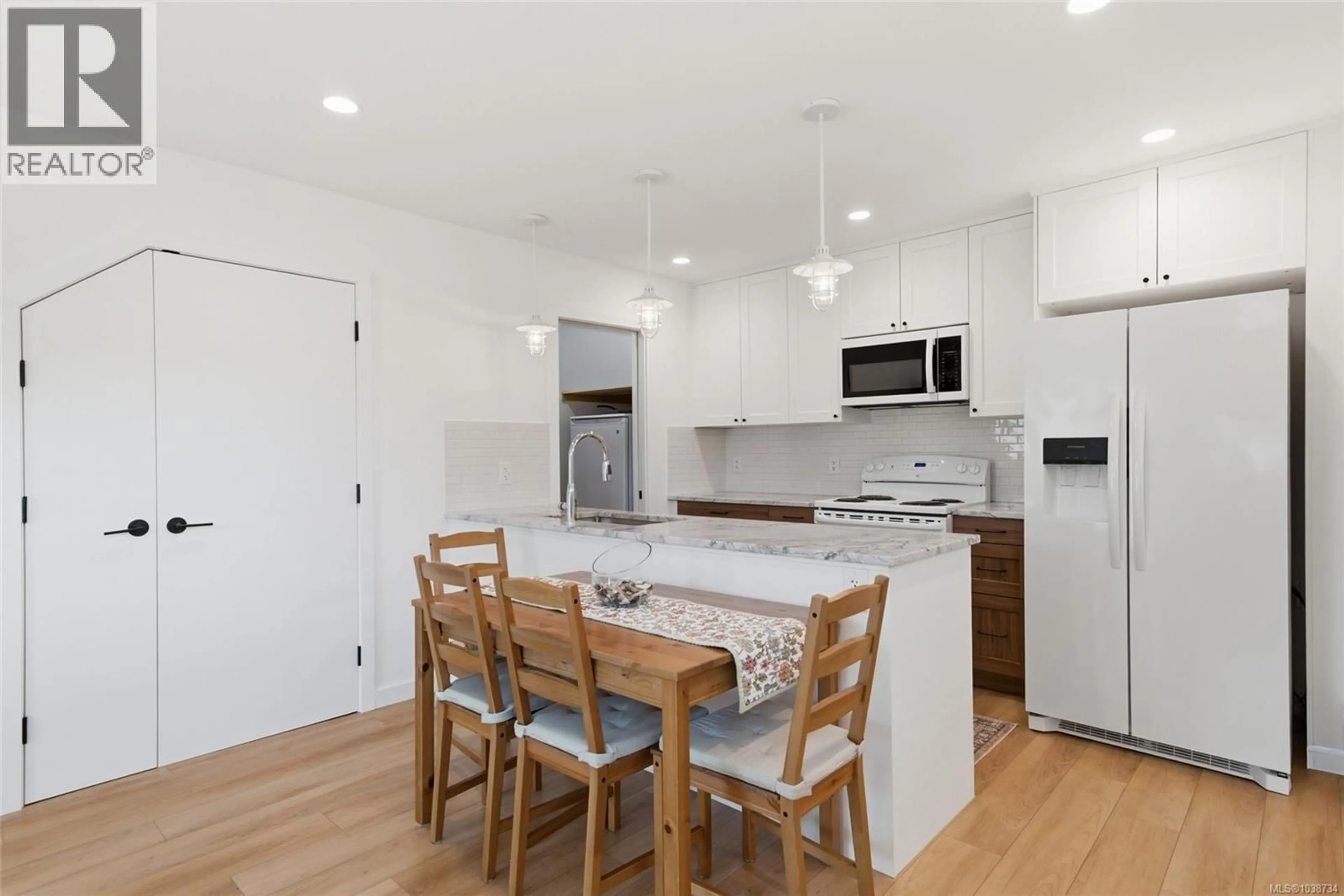 Open concept kitchen, unknown for 2616 3RD AVENUE, Port Alberni British Columbia V9Y2B4