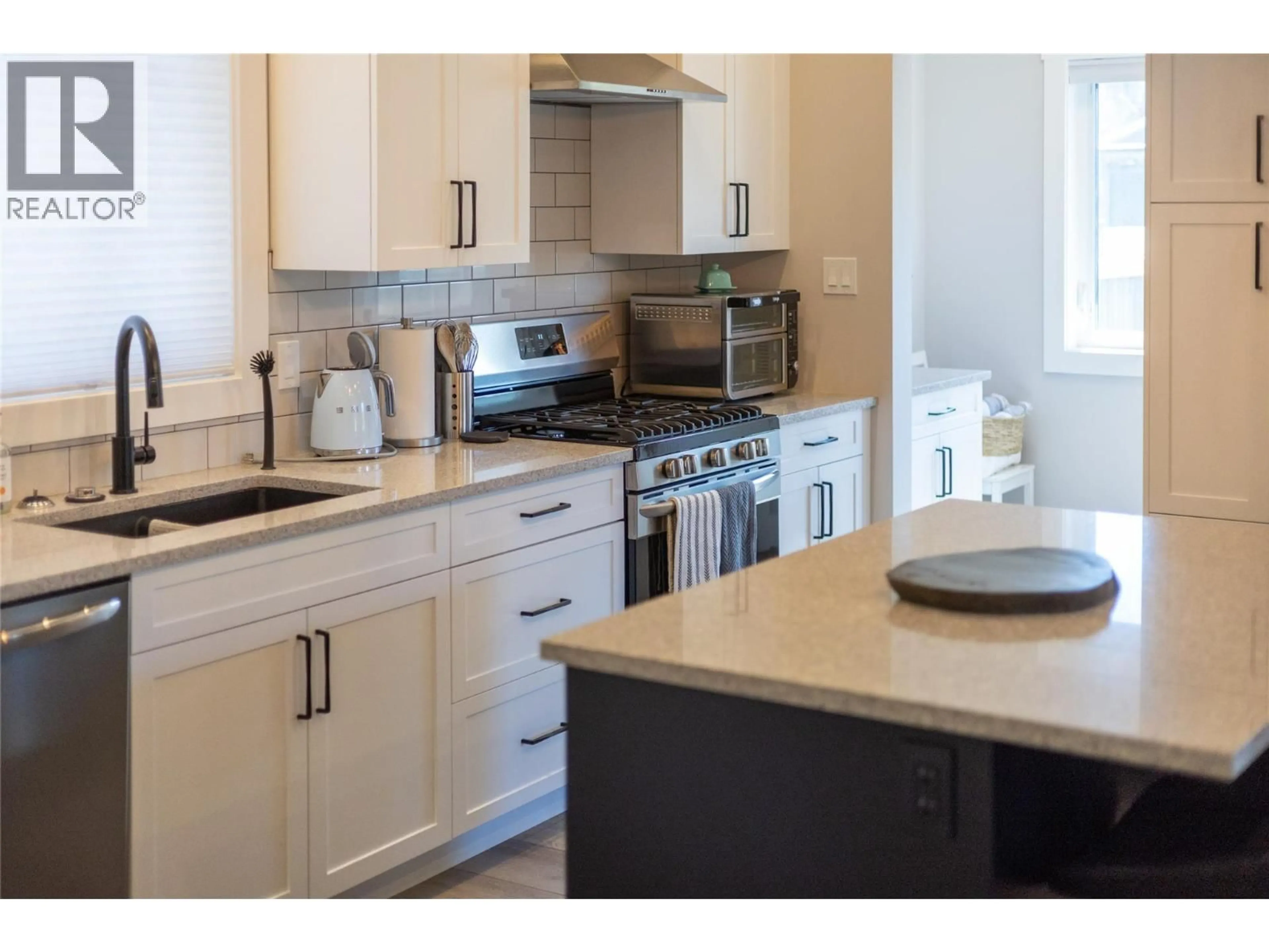 Open concept kitchen, unknown for 1292 4TH AVENUE, Fernie British Columbia V0B1M0