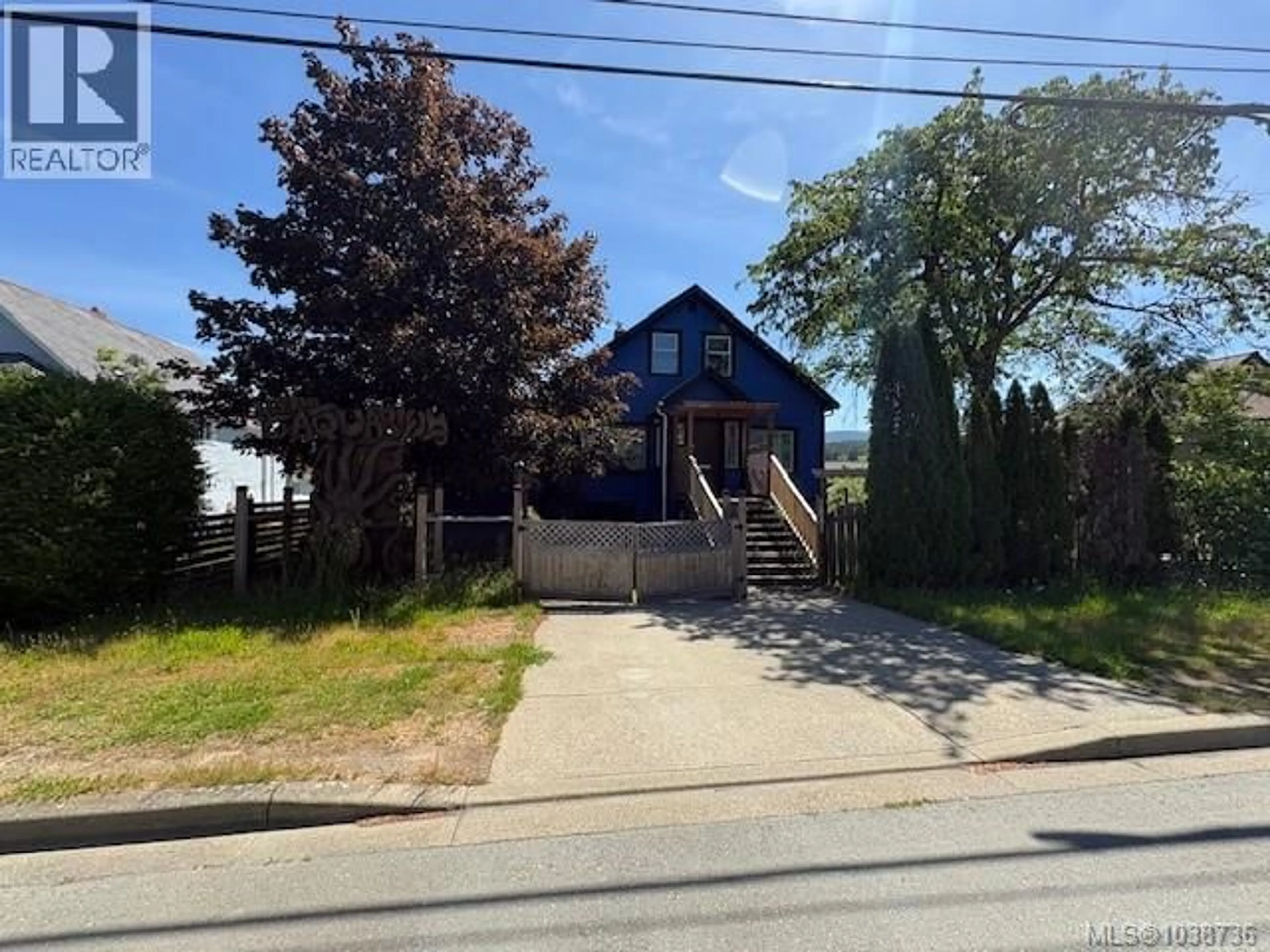 A pic from outside/outdoor area/front of a property/back of a property/a pic from drone, street for 2881 8TH AVENUE, Port Alberni British Columbia V9Y2K6