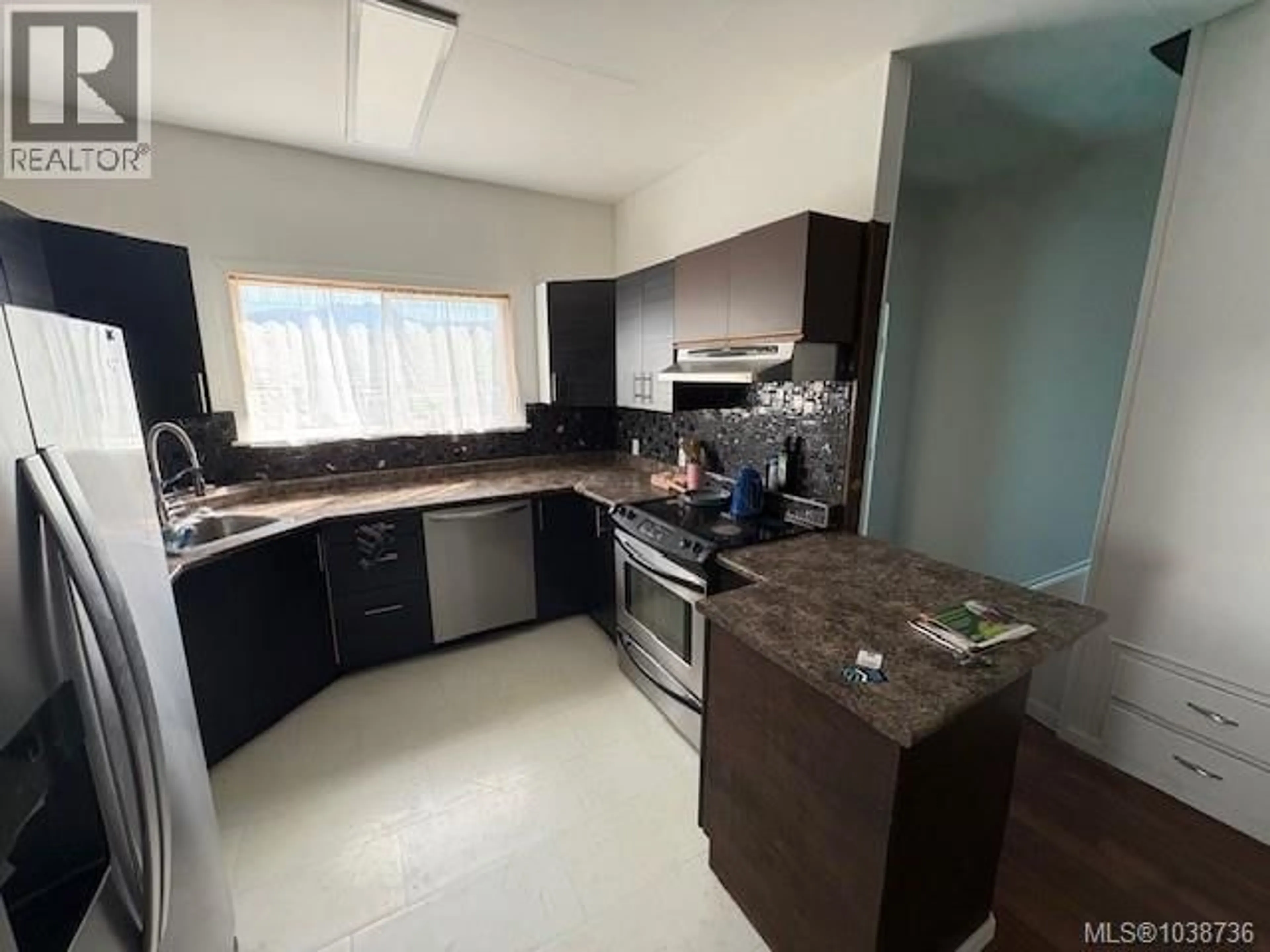 Standard kitchen, ceramic/tile floor for 2881 8TH AVENUE, Port Alberni British Columbia V9Y2K6