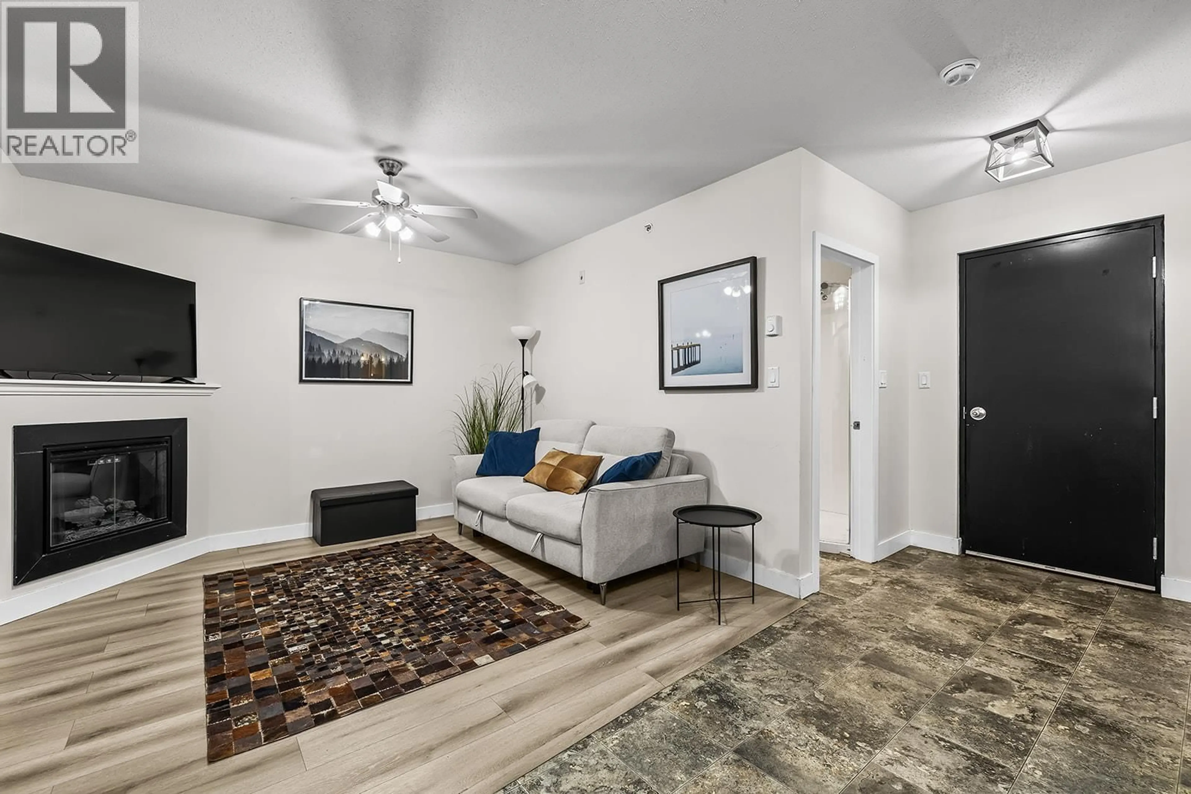Living room with furniture, unknown for 412 - 140 ASHER ROAD, Kelowna British Columbia V1X3H6